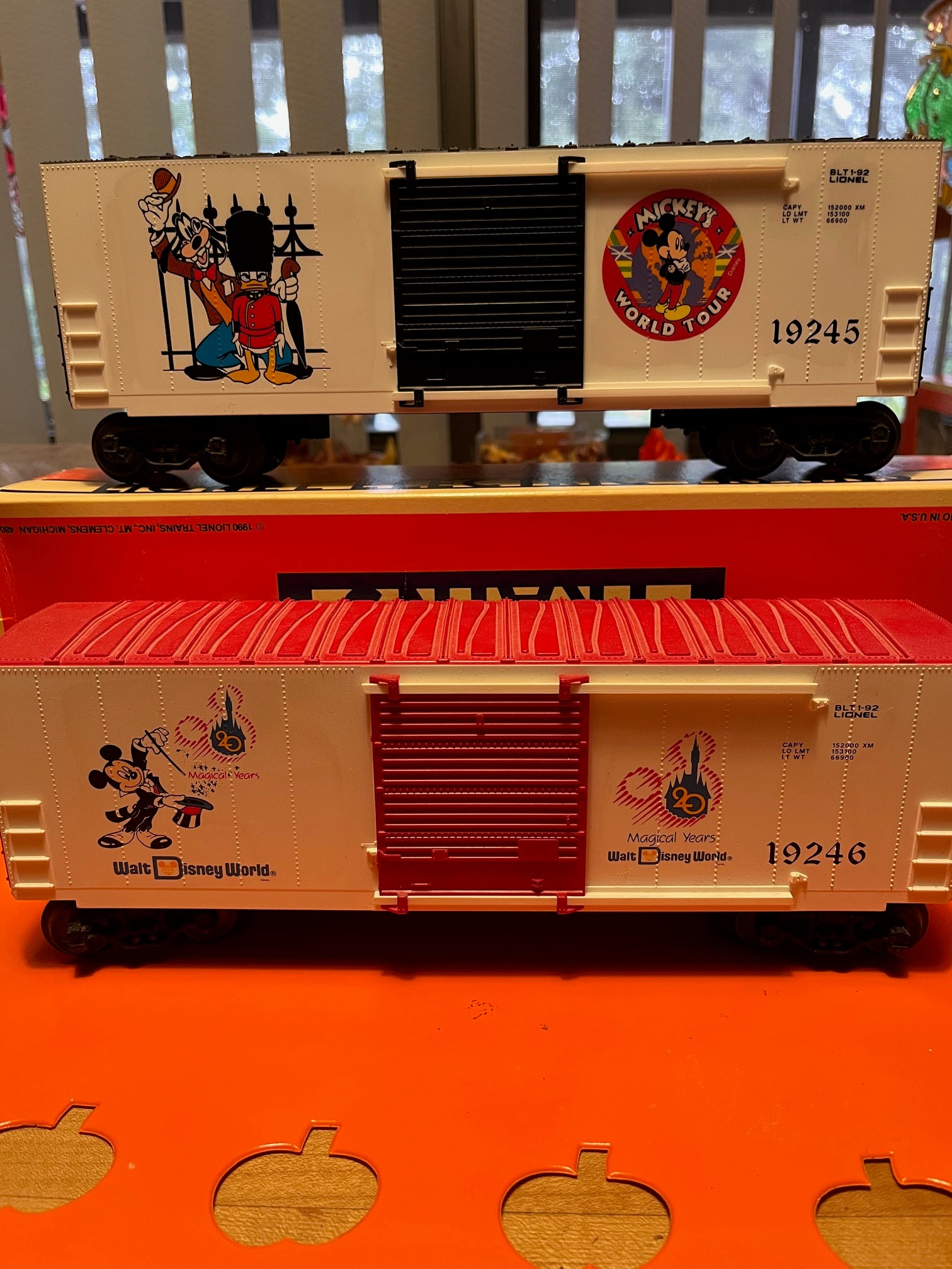 Lionel Disney Train 15 Piece Set-Second hand-M6920