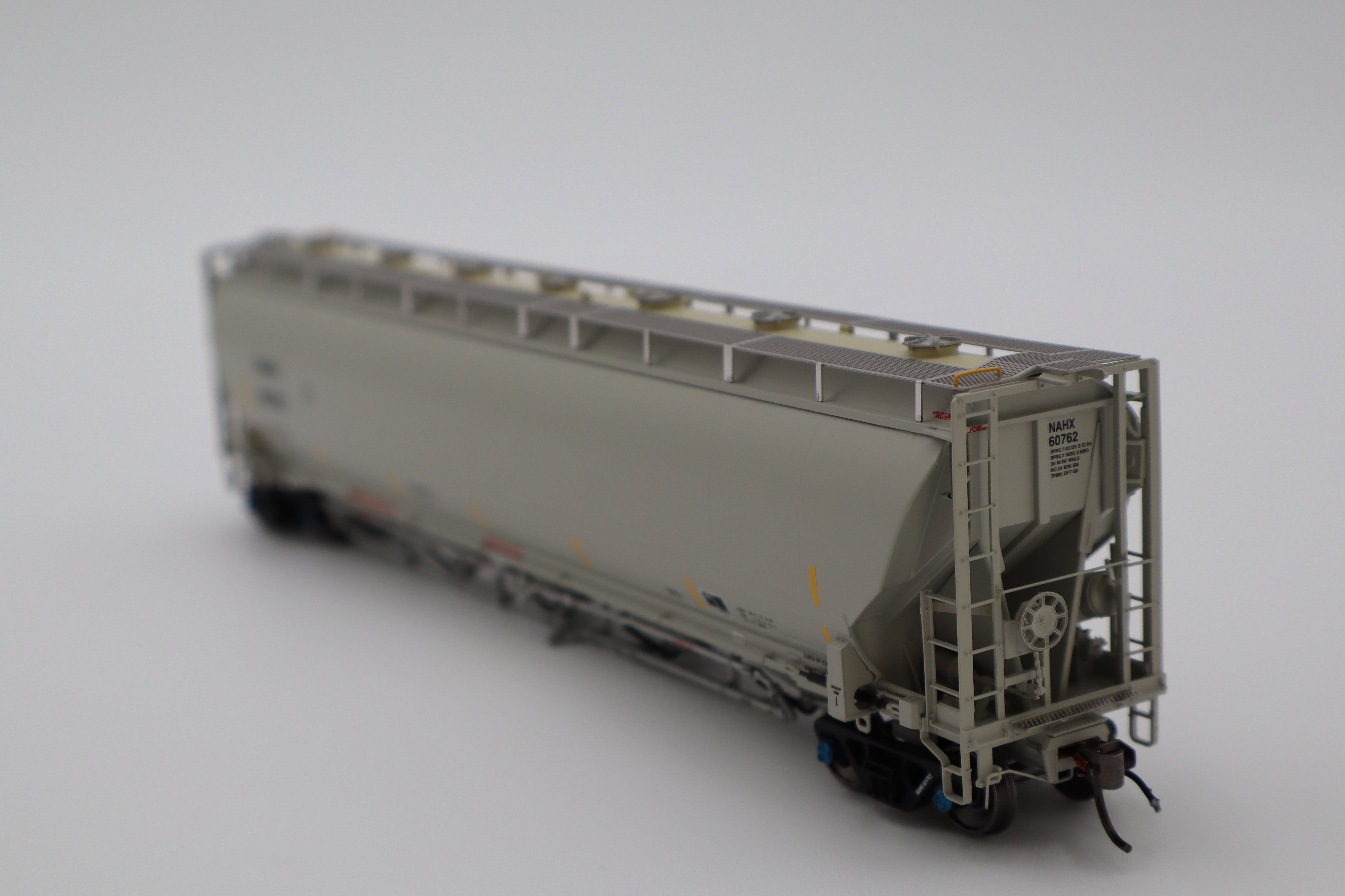 Atlas HO 20007497 - Master Trinity 5660 PD Covered Hopper - 'GE Rail Services (NAHX)' - #60861