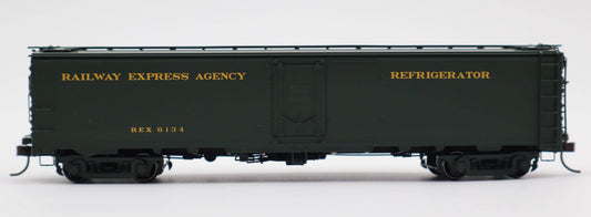 Atlas HO 20007644 - Master - REA Steel Express Reefer Car "REA" #6383 (Early 1950s Scheme)