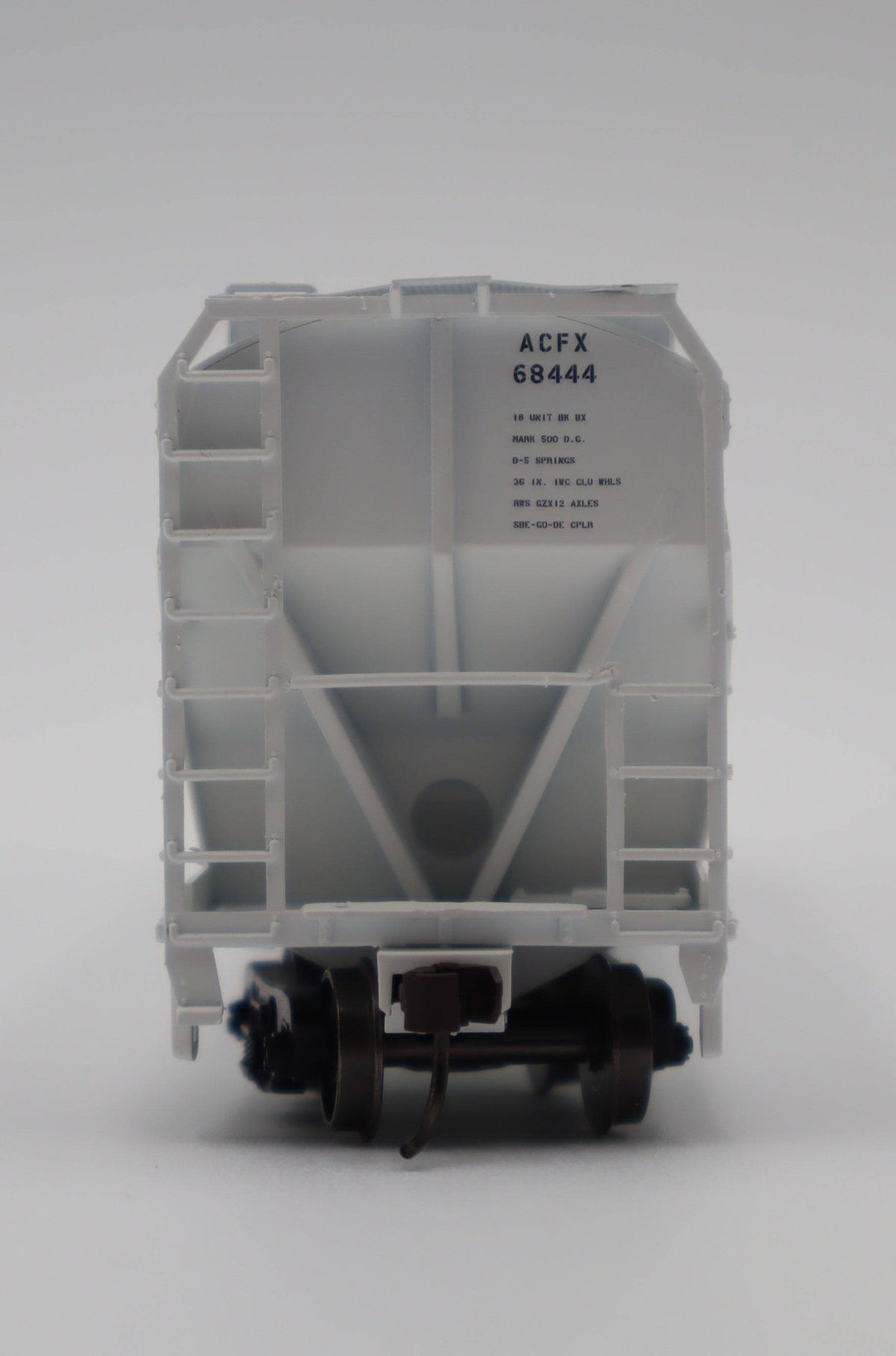Atlas HO 20007671 - Master - 5800 Centerflow Covered Hopper Car "KT Clays" #68471