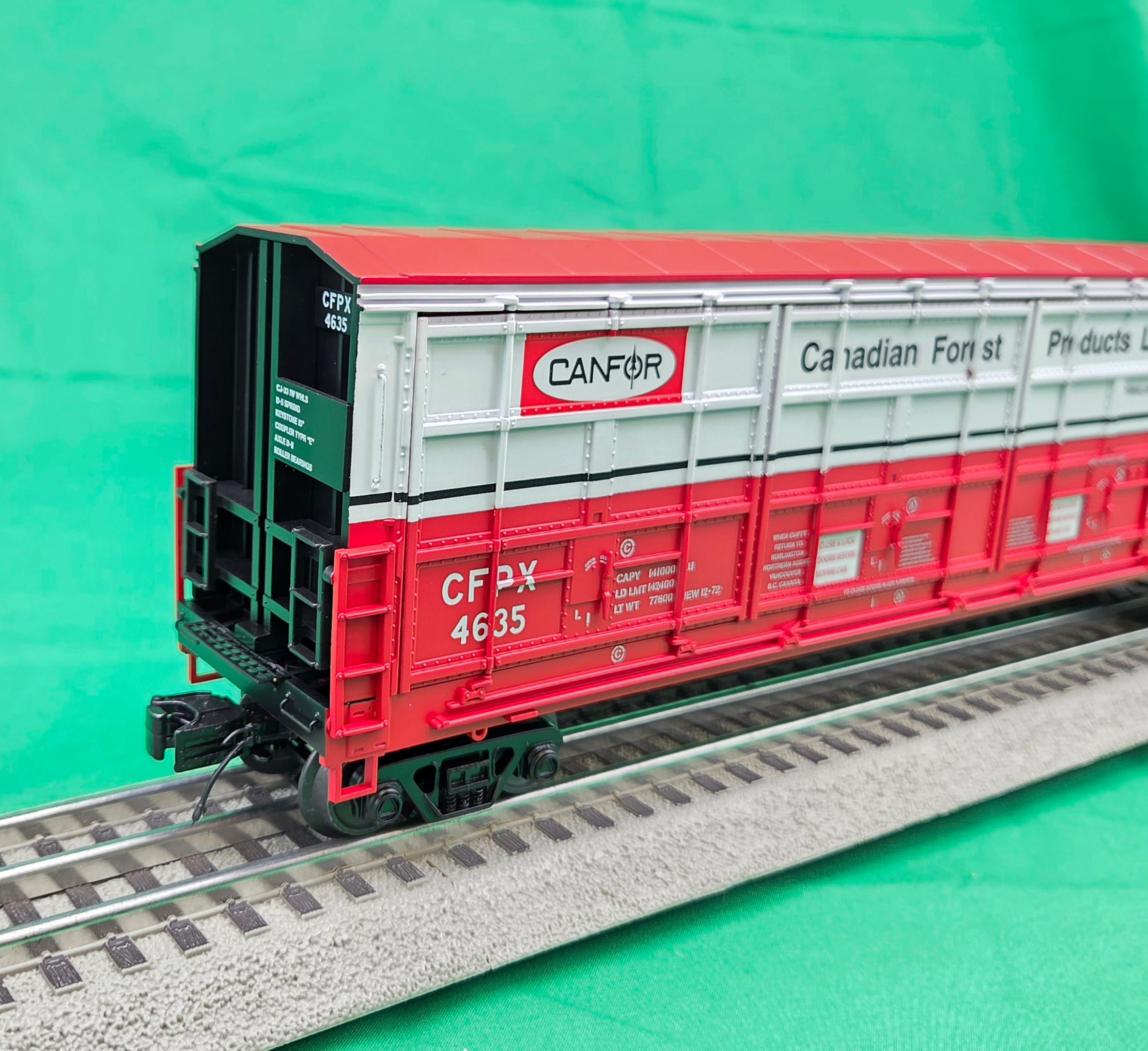 Atlas O 3001794 - Premier - 55' All Door Box Car "Canadian Forest Products" (Canfor) - MrMuffin'sTrains