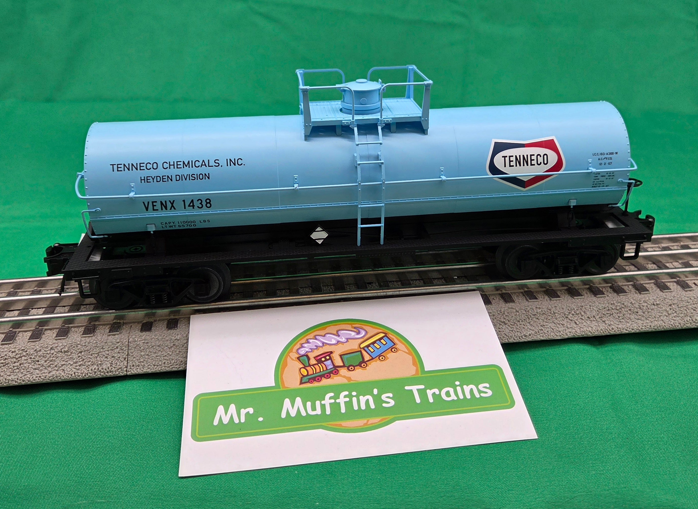 Atlas O 3001997 - Master - 11,000 Gallon Tank Car "Tenneco Chemicals" (VENX)
