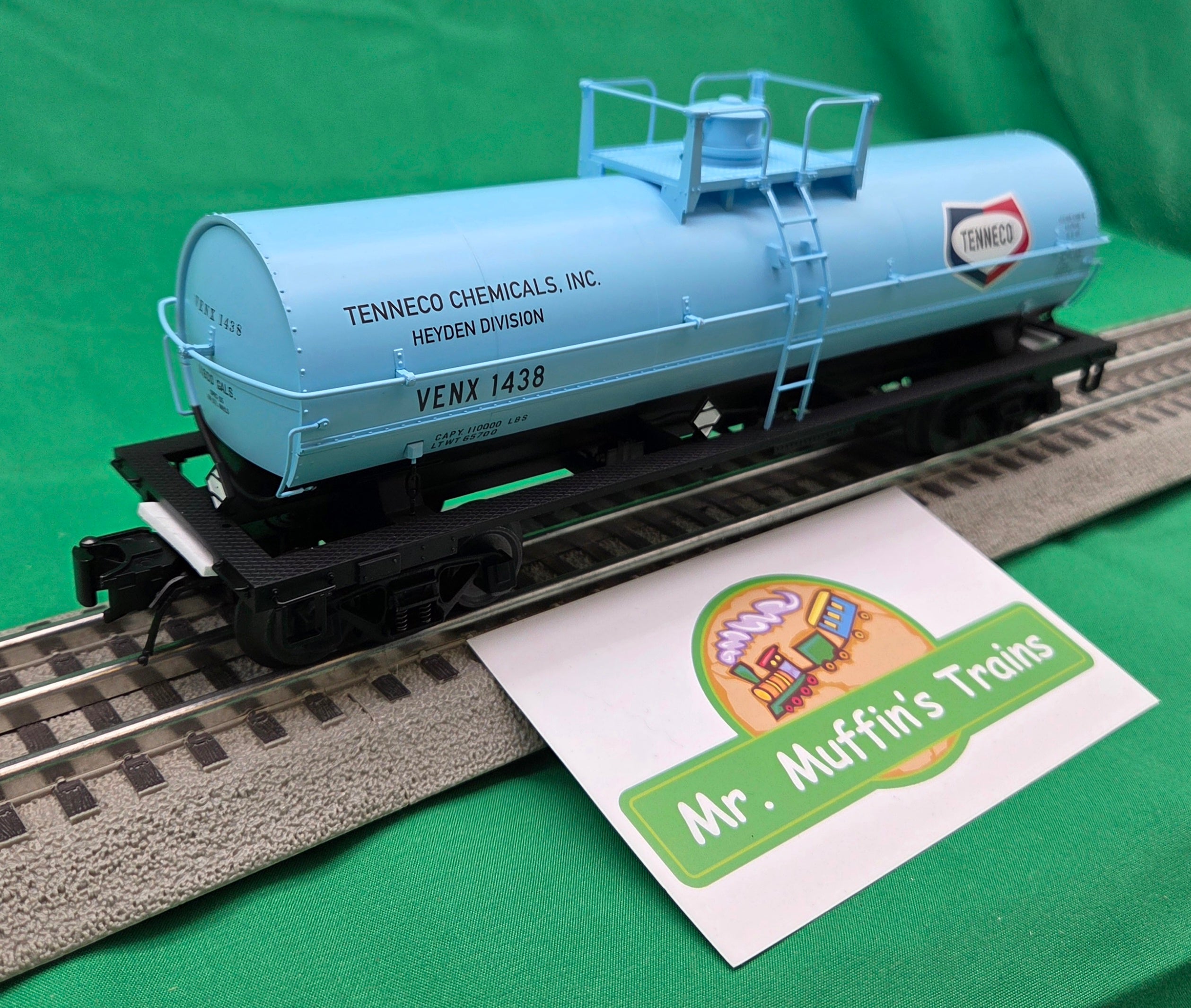 Atlas O 3001997 - Master - 11,000 Gallon Tank Car "Tenneco Chemicals" (VENX)