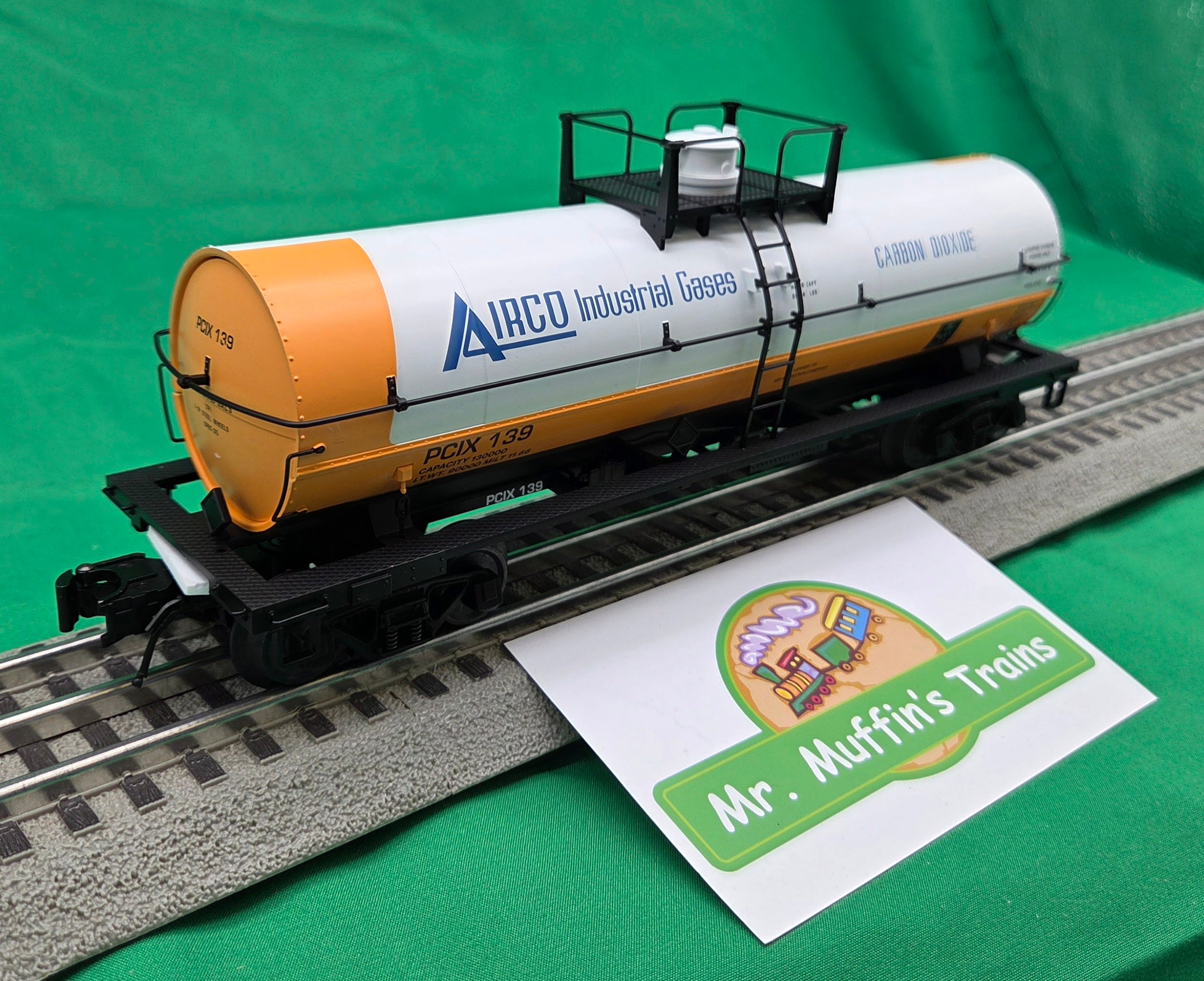 Atlas O 3001992 - Master - 11,000 Gallon Tank Car "Airco Carbon Dioxide" (PCIX)