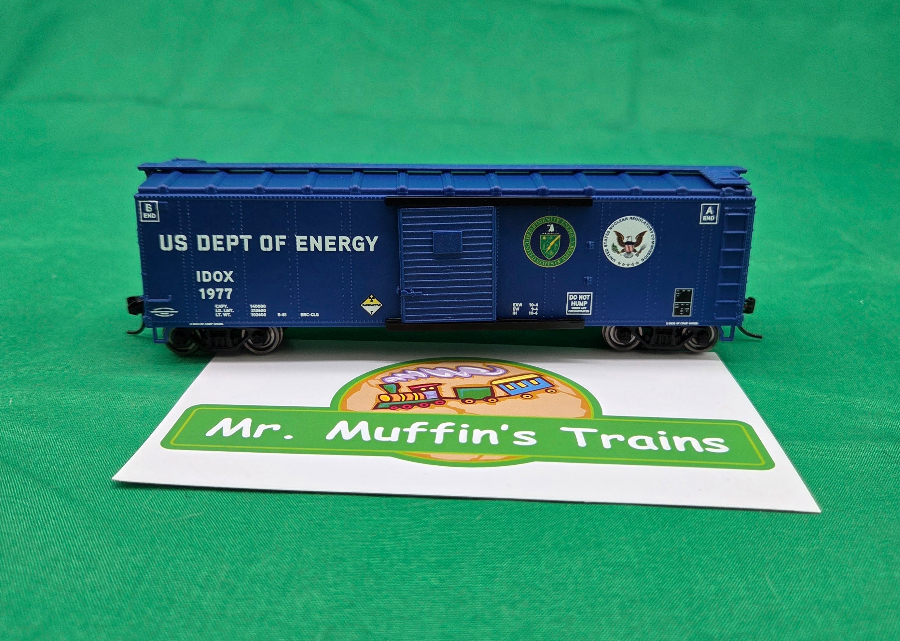 Lionel HO 2554320 - Radioactive Boxcar "U.S. Dept. of Energy" #1977 w/ Sound (Glow-in-the-Dark)