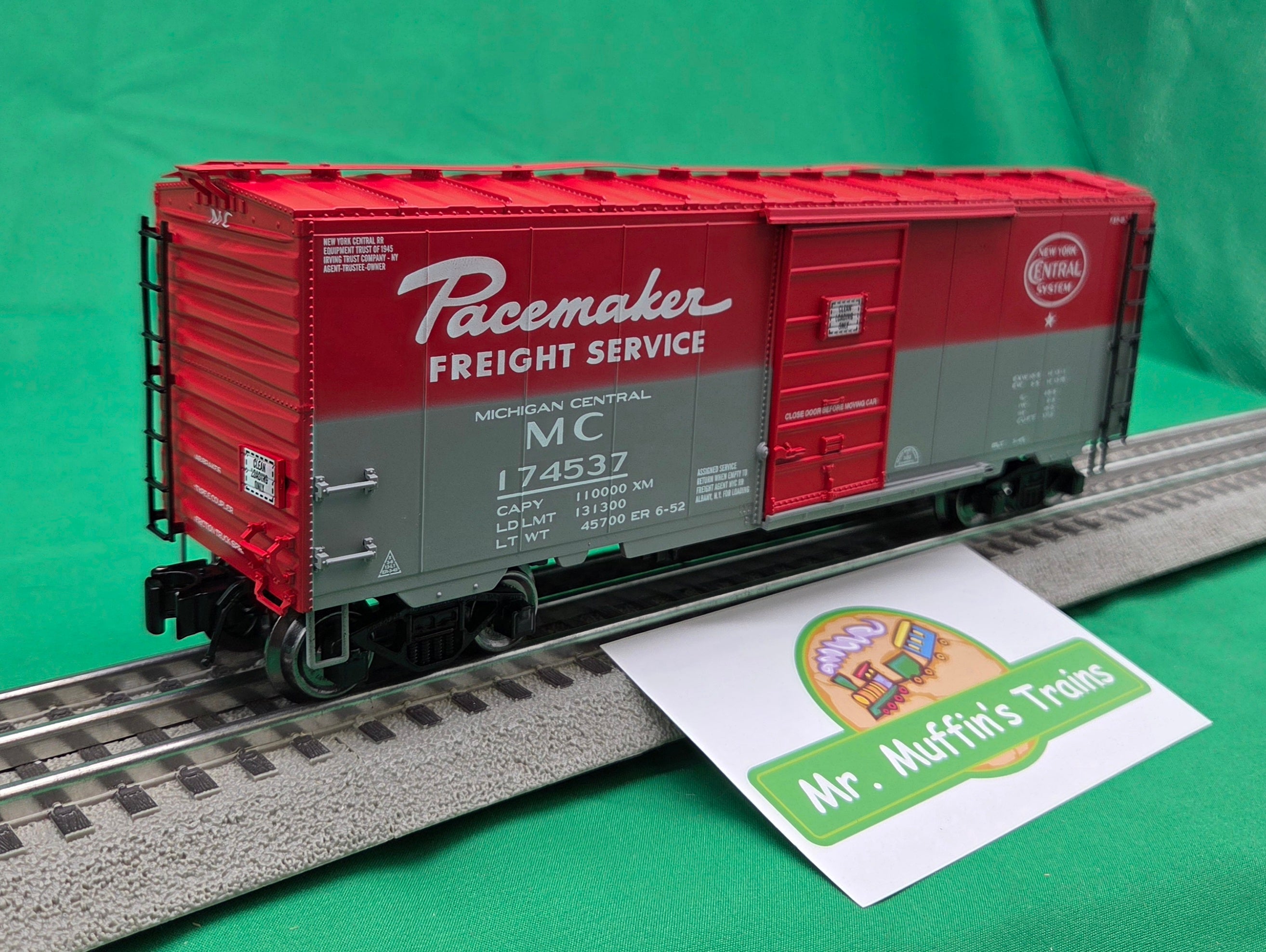 Ready Made Trains RMT-96421-2 - 40' PS-1 Boxcar "New York Central" Michigan Central (Pacemaker)