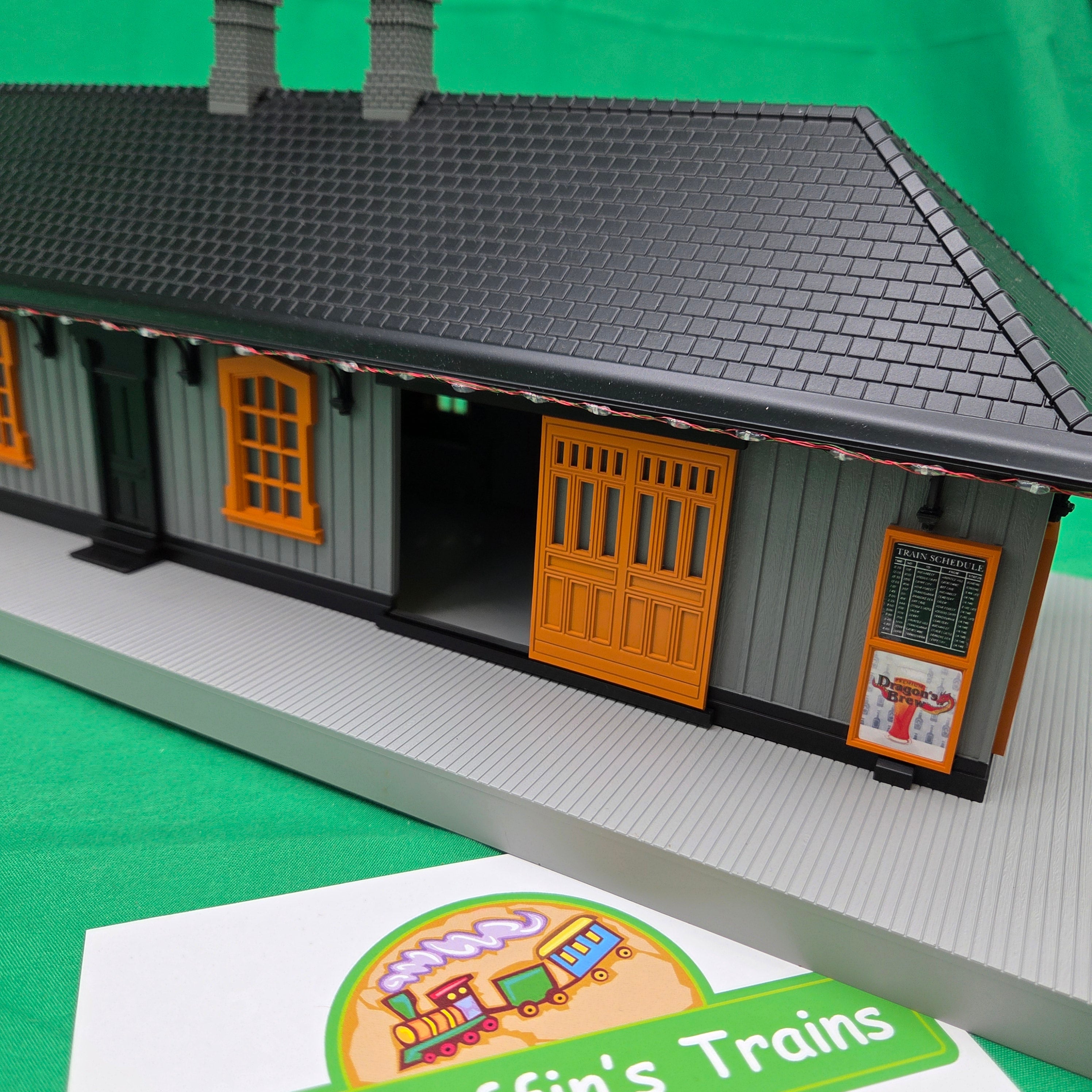 MTH 30-90760 - RailKing - Country Passenger Station "Transylvania" w/ Orange Lights