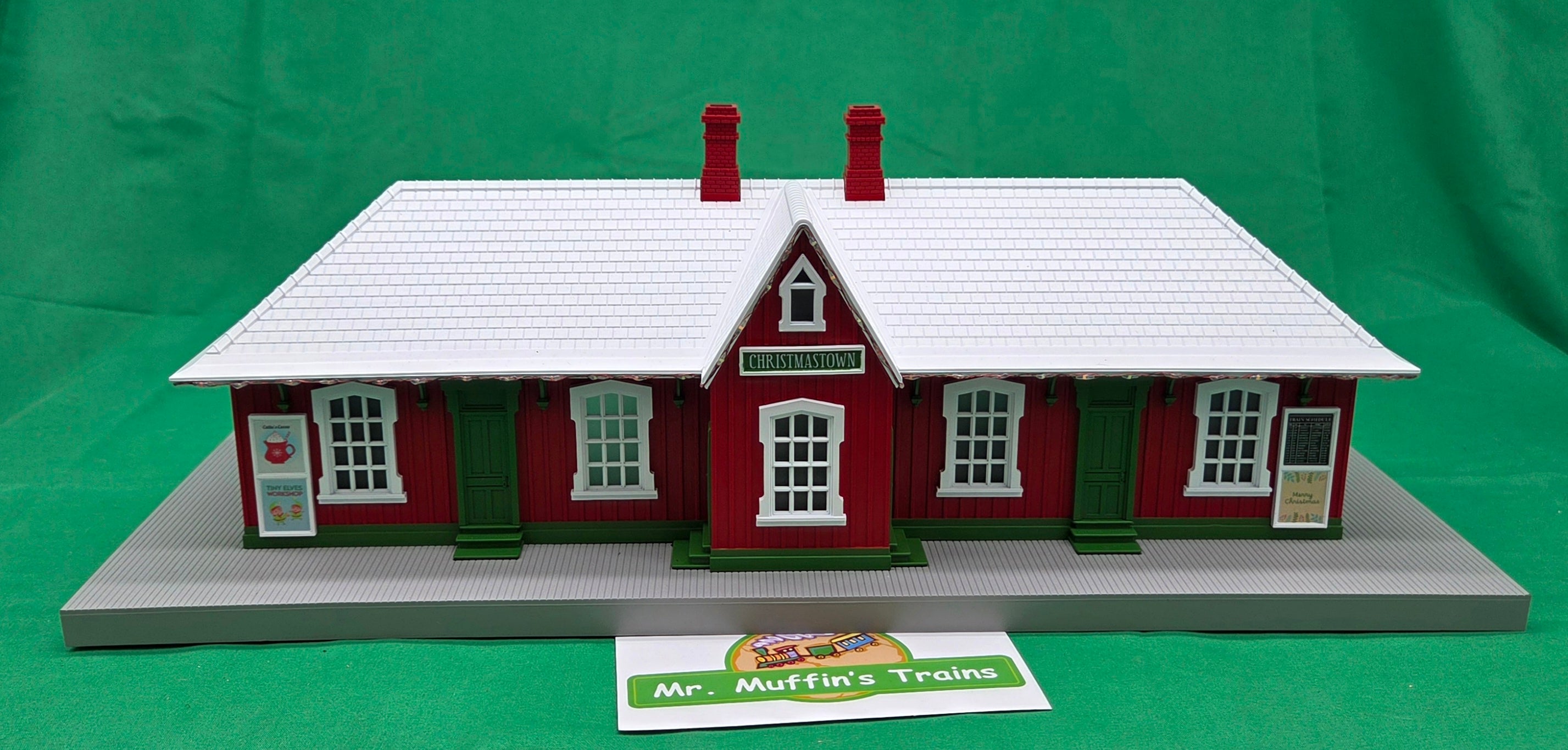 MTH 30-90761 - RailKing - Country Passenger Station "Christmastown" w/ Operating Christmas Lights