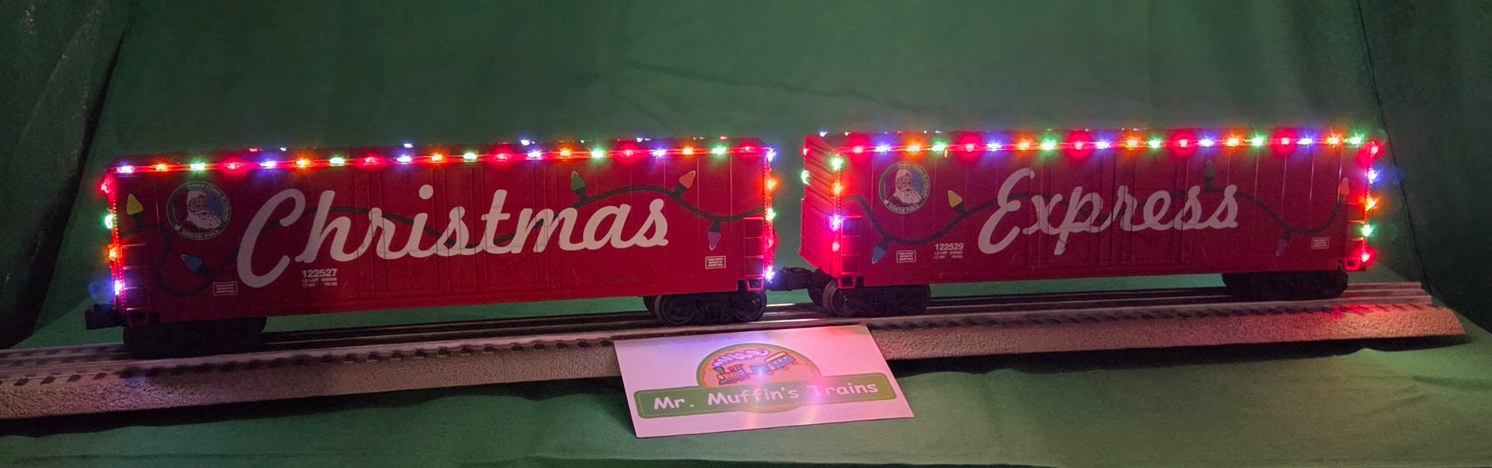 MTH 30-70170 - RailKing - 50’ Double Door Plugged Boxcar Set "Christmas" w/ LED Lights Set (4-Car)