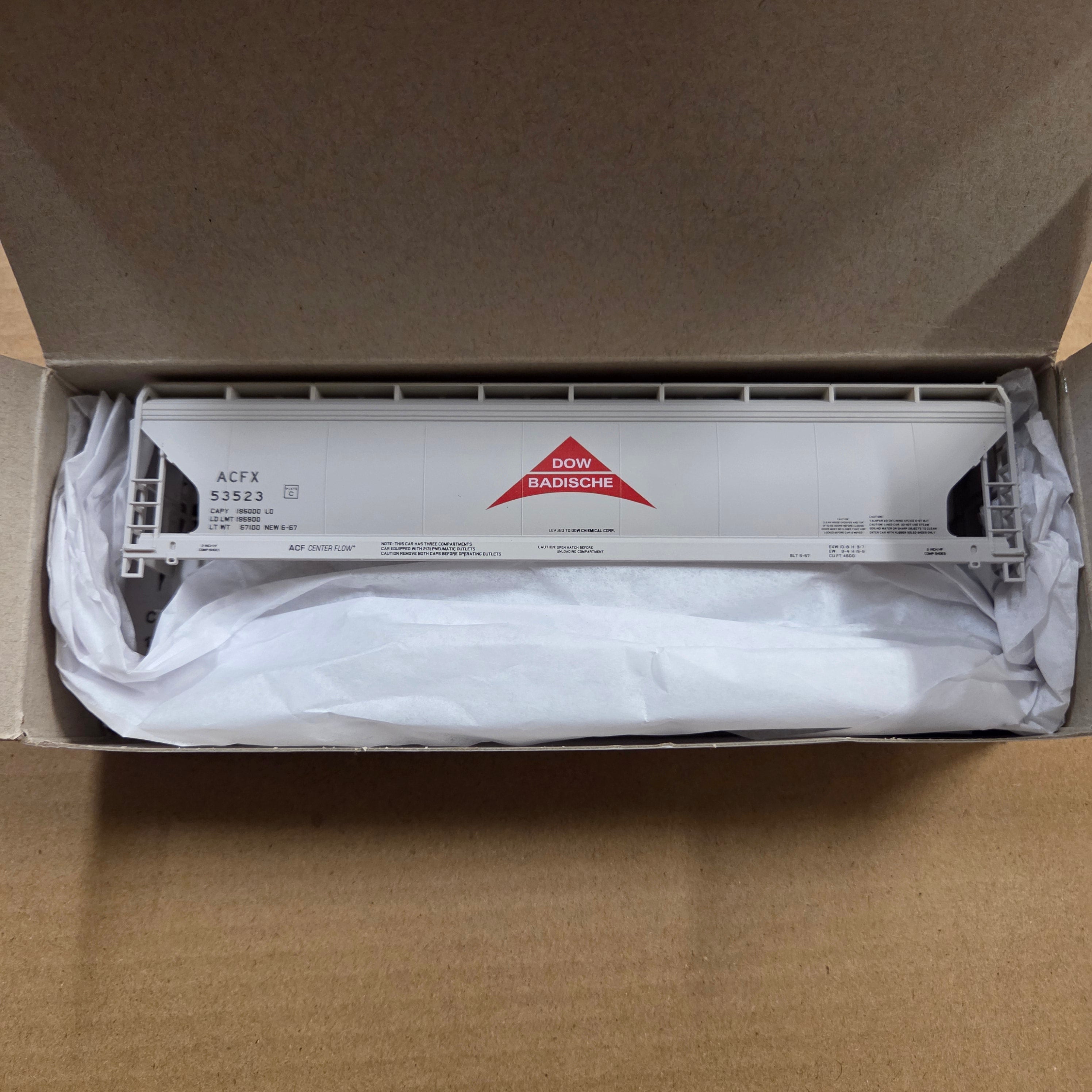 Accurail HO 81761 - ACF 47' 3-Bay Center-Flow Covered Hopper Car Kit "Badische" #53523