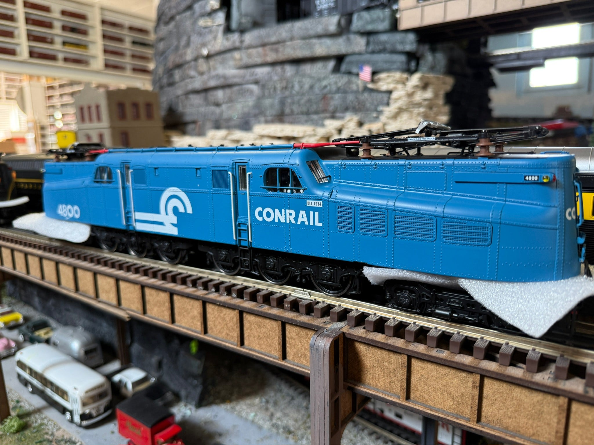 Lionel 2533040 - Vision Line GG1 Electric Engine "Conrail" #4800