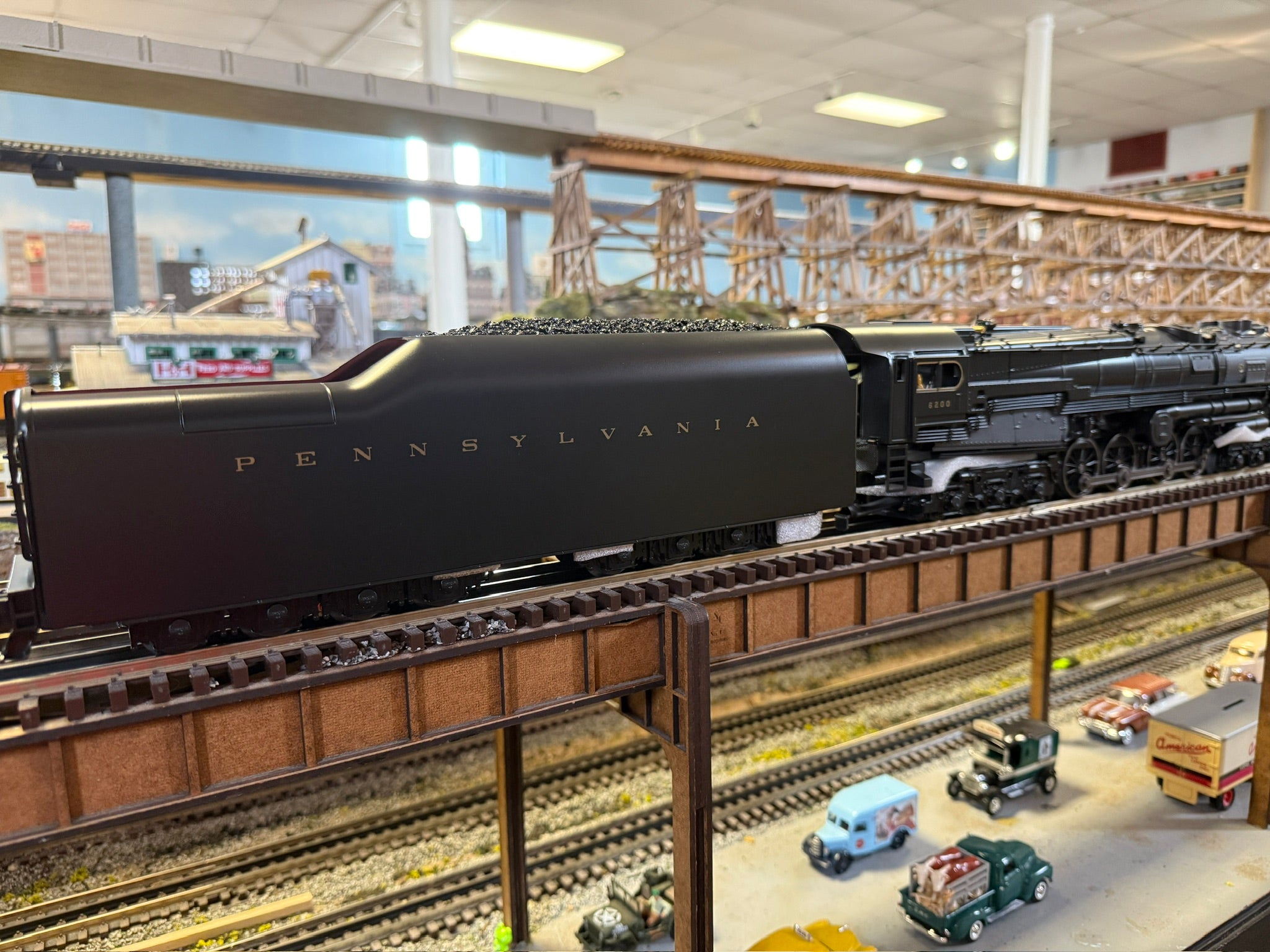 Lionel 2531450 - Legacy S2 Steam Locomotive "Pennsylvania" #6200 (Smoke Lifters) Black
