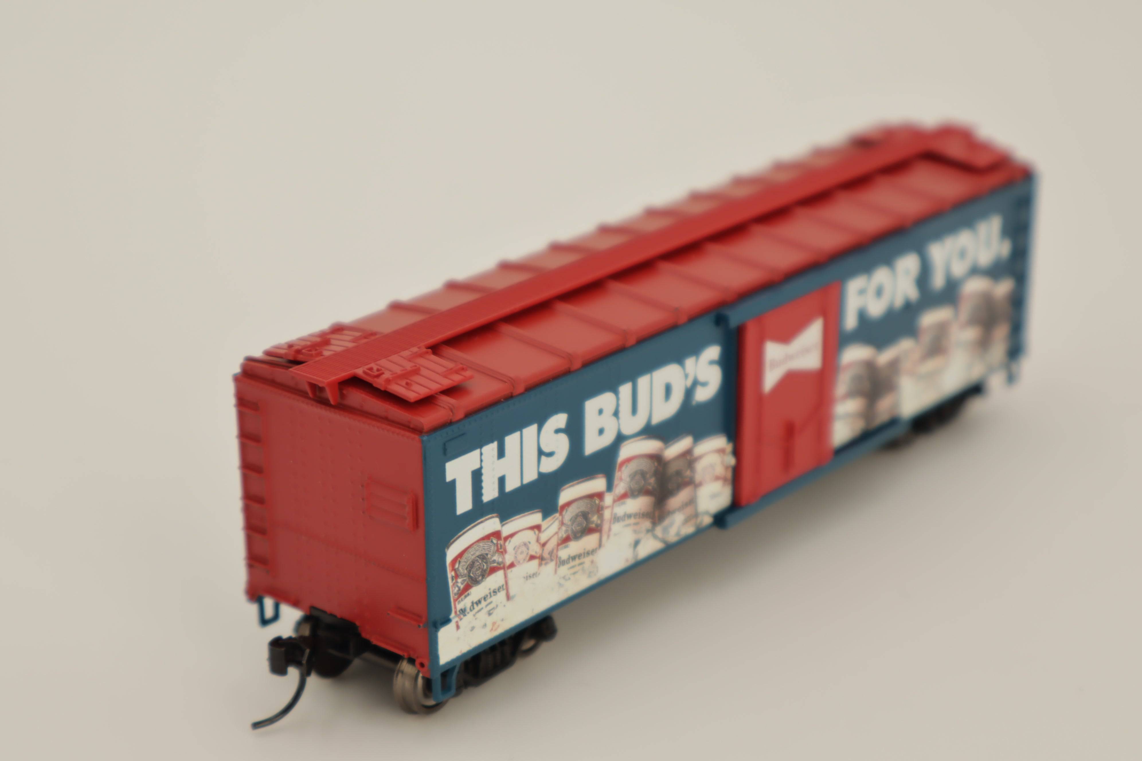 Lionel HO 2454160 - Anheuser-Busch - Reefer Car "This Buds For Your"