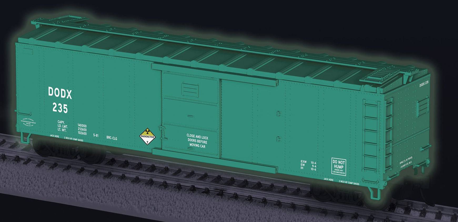 Lionel HO 2554330 - Radioactive Boxcar w/ Sound "DODX" #235 (Glow-in-the-Dark)