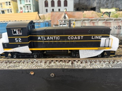 MTH 30-21300-1 - RailKing - SW-8 Switcher Diesel Engine "Atlantic Coast Line" #52 w/ PS3