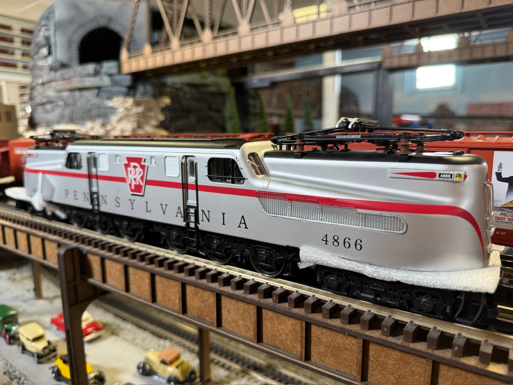 Lionel 2533100 - Vision Line GG1 Electric Engine "Pennsylvania" #4866