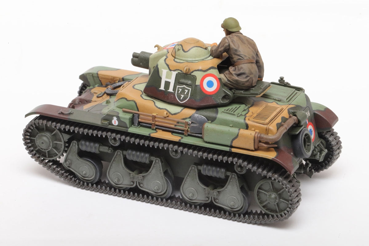 Tamiya 35373 - French Light Tank R35 - 1/35 Scale Model Kit