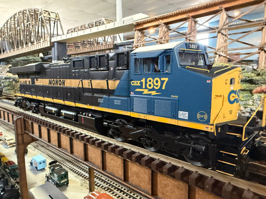 Atlas O 30138419 - Premier - ES44 Diesel Locomotive "CSX" #1897 (Monon Heritage) - MrMuffin'sTrains