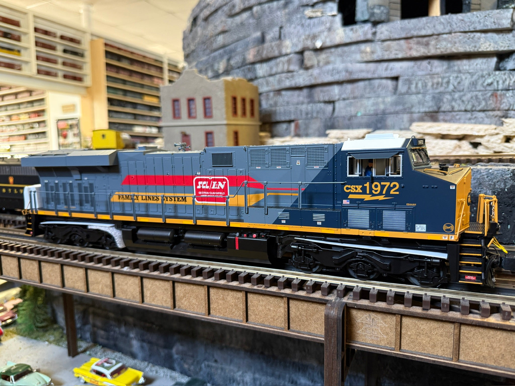 Lionel 2533569 - Legacy ES44 Diesel Locomotive "Family Lines" #1972 CSX (Non-Powered)