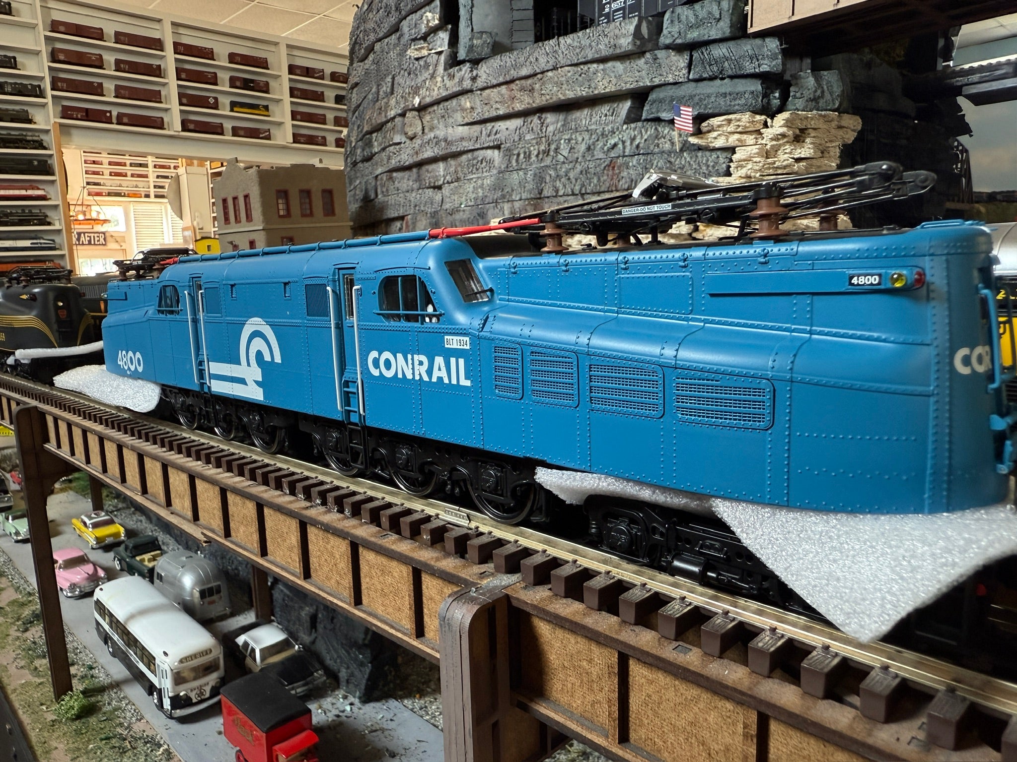 Lionel 2533040 - Vision Line GG1 Electric Engine "Conrail" #4800
