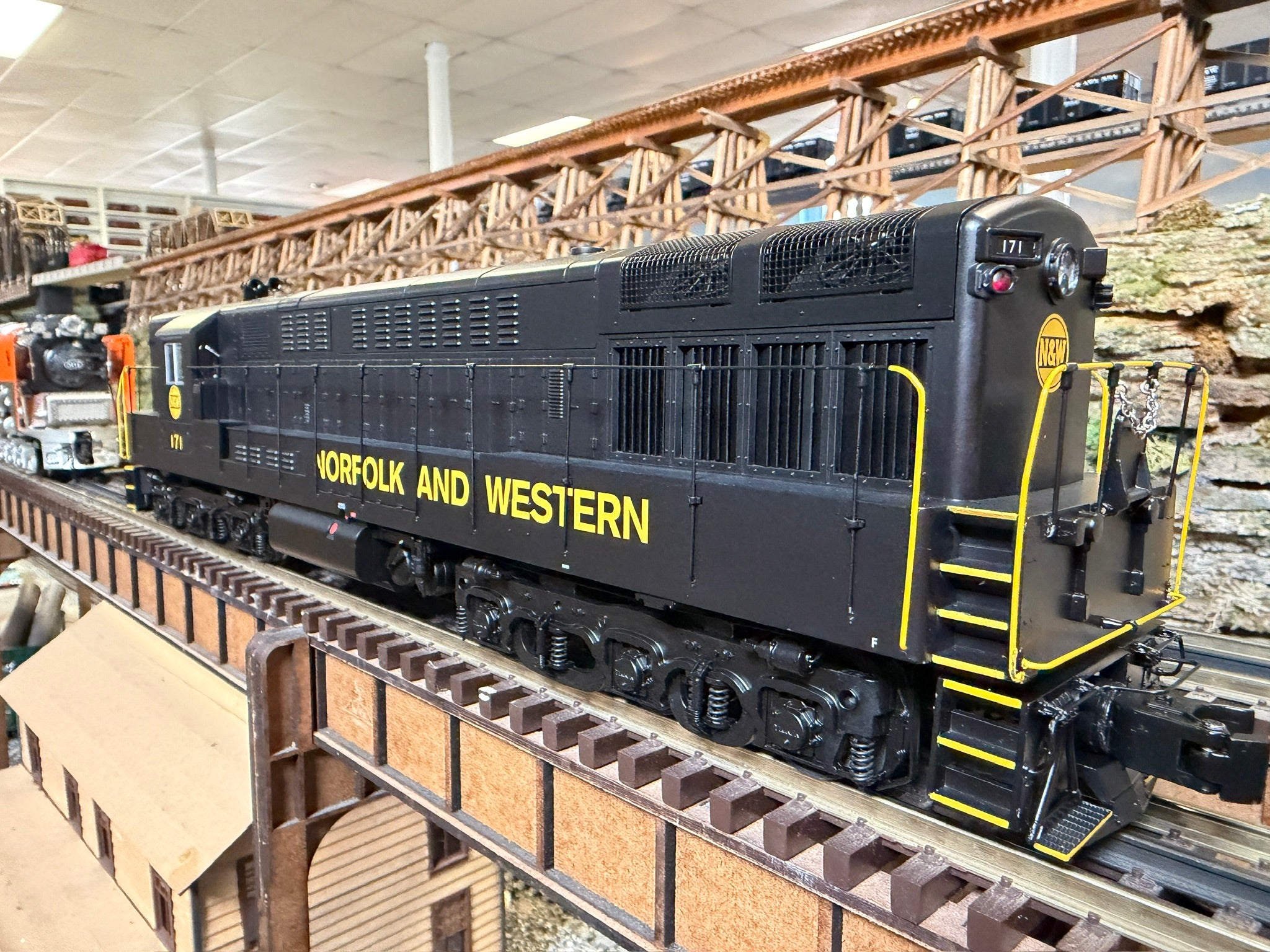 Lionel 2533980 - Legacy TrainMaster Diesel Locomotive "Norfolk & Western" #171 - Custom Run for MrMuffin'sTrains