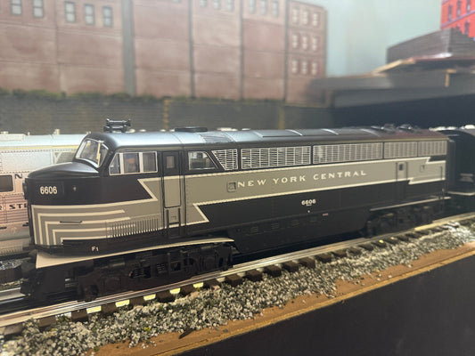 Lionel 2533241 - Legacy - C Liner Diesel Locomotive "New York Central" #6606 - MrMuffin'sTrains