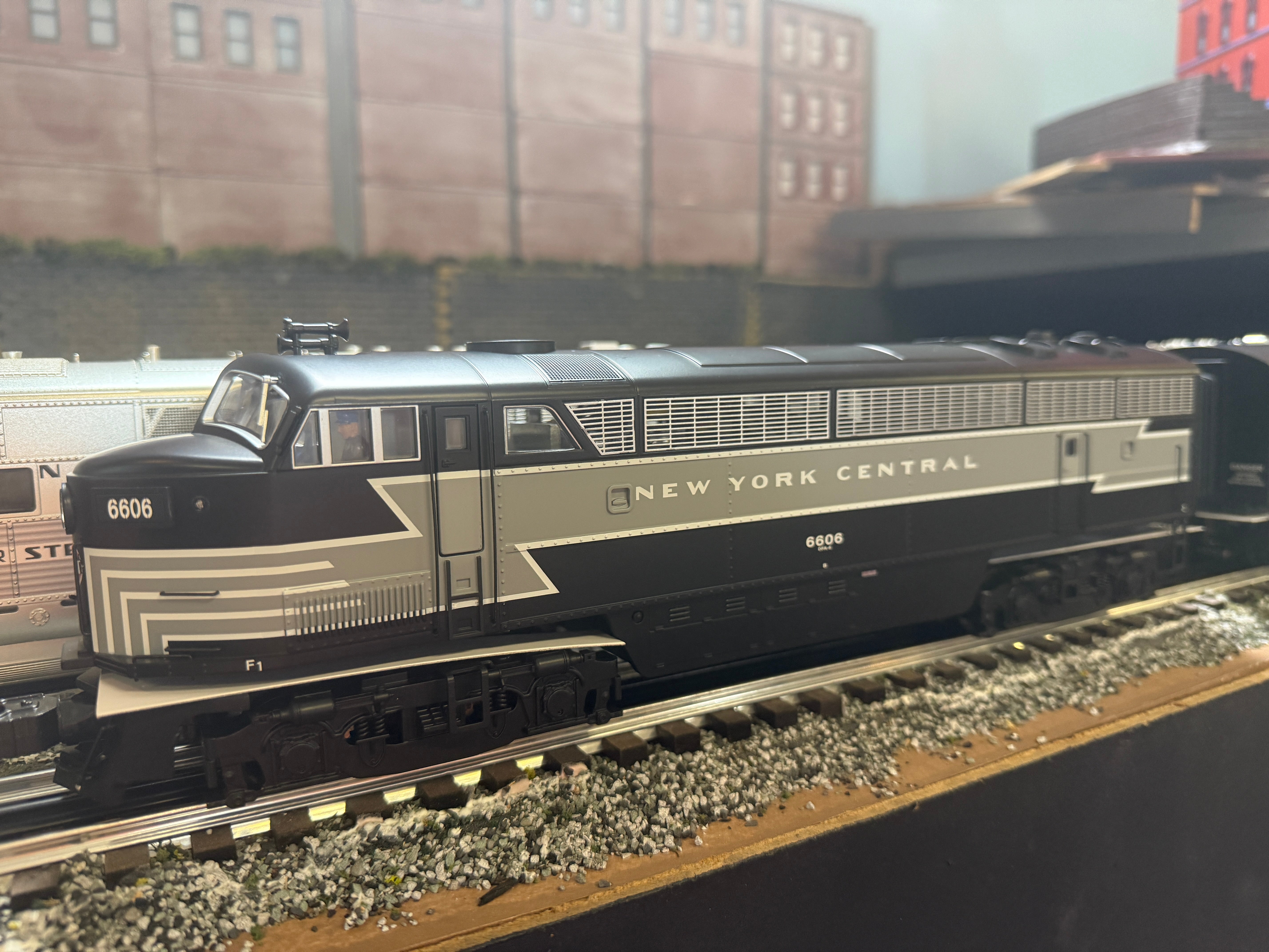 Lionel 2533242 - Legacy C Liner Diesel Locomotive "New York Central" #6607