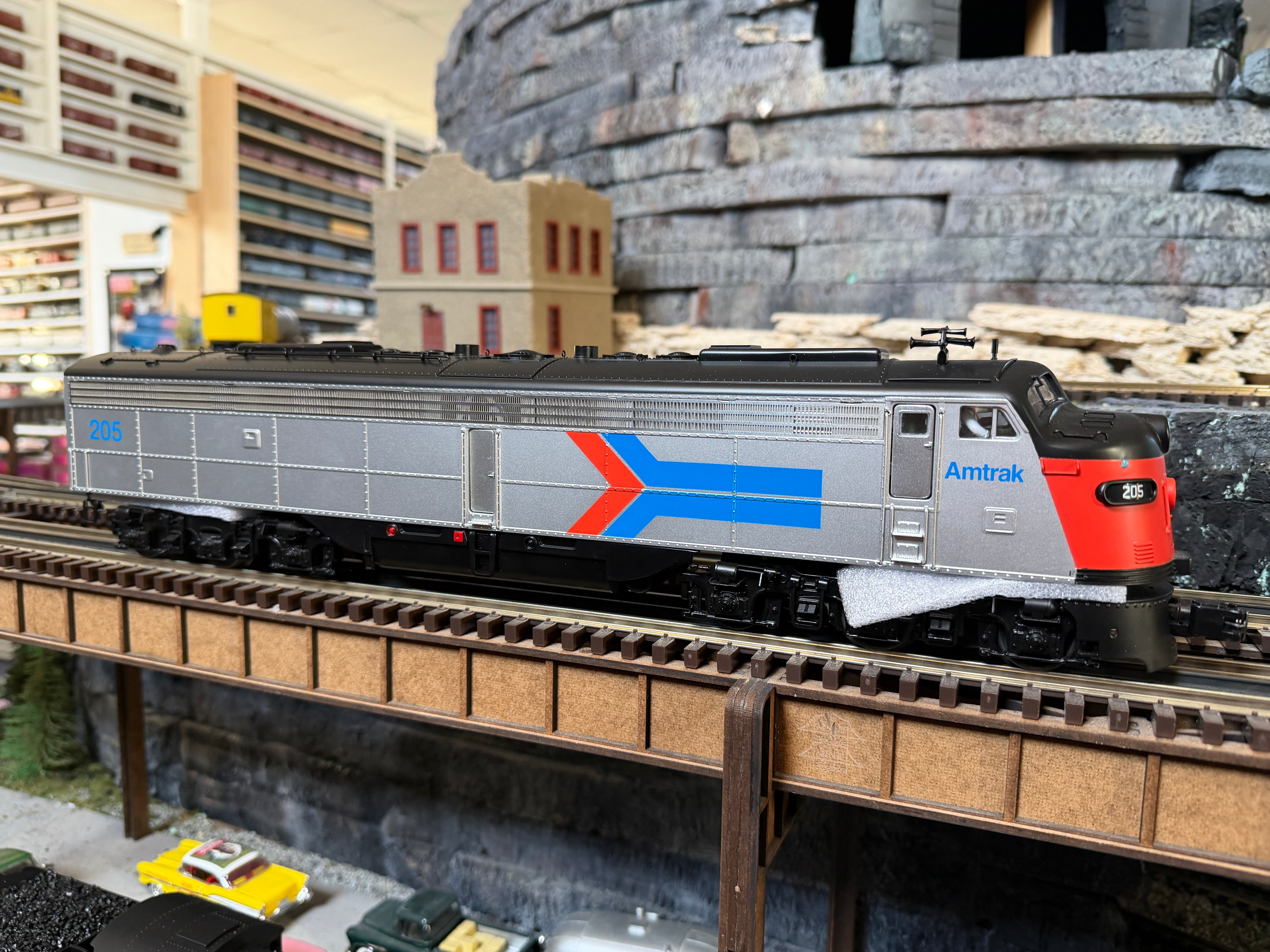 Atlas O 30138230 - Premier - E8 Diesel Locomotive "Amtrak" #205 w/ PS3 (Powered)