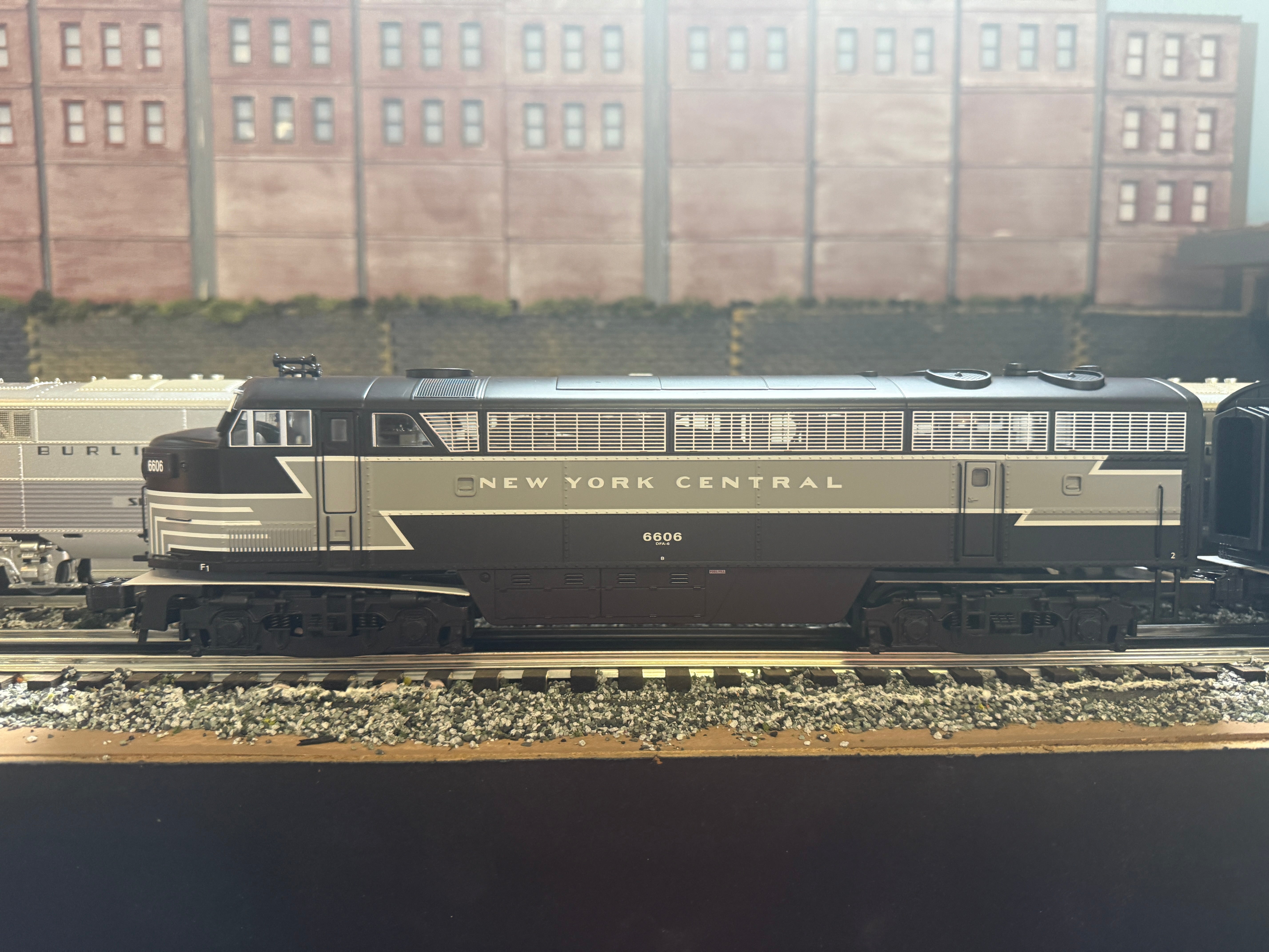 Lionel 2533242 - Legacy C Liner Diesel Locomotive "New York Central" #6607