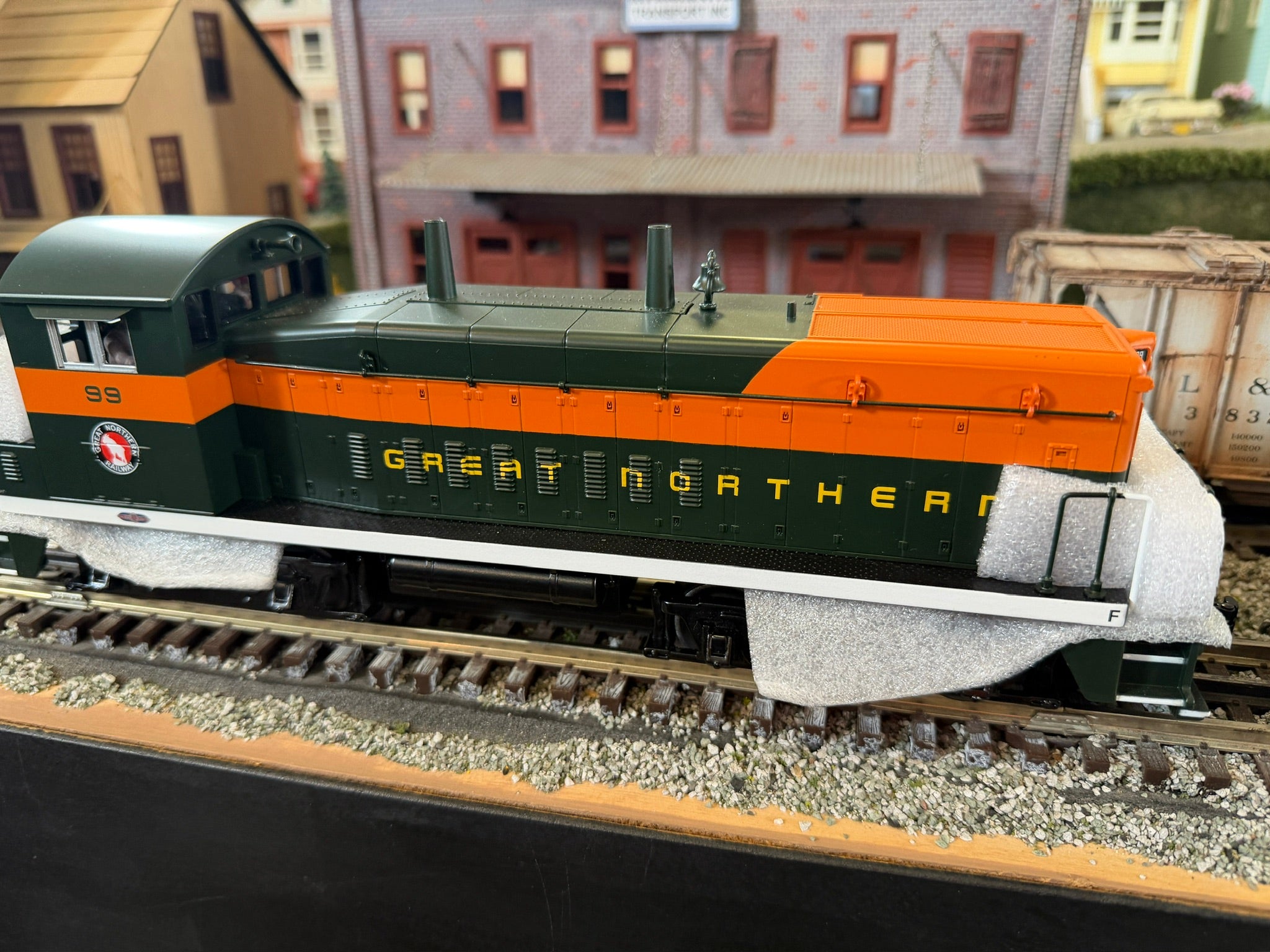 MTH 30-21303-1 - SW-8 Switcher Diesel Engine "Great Northern" #99 w/ PS3