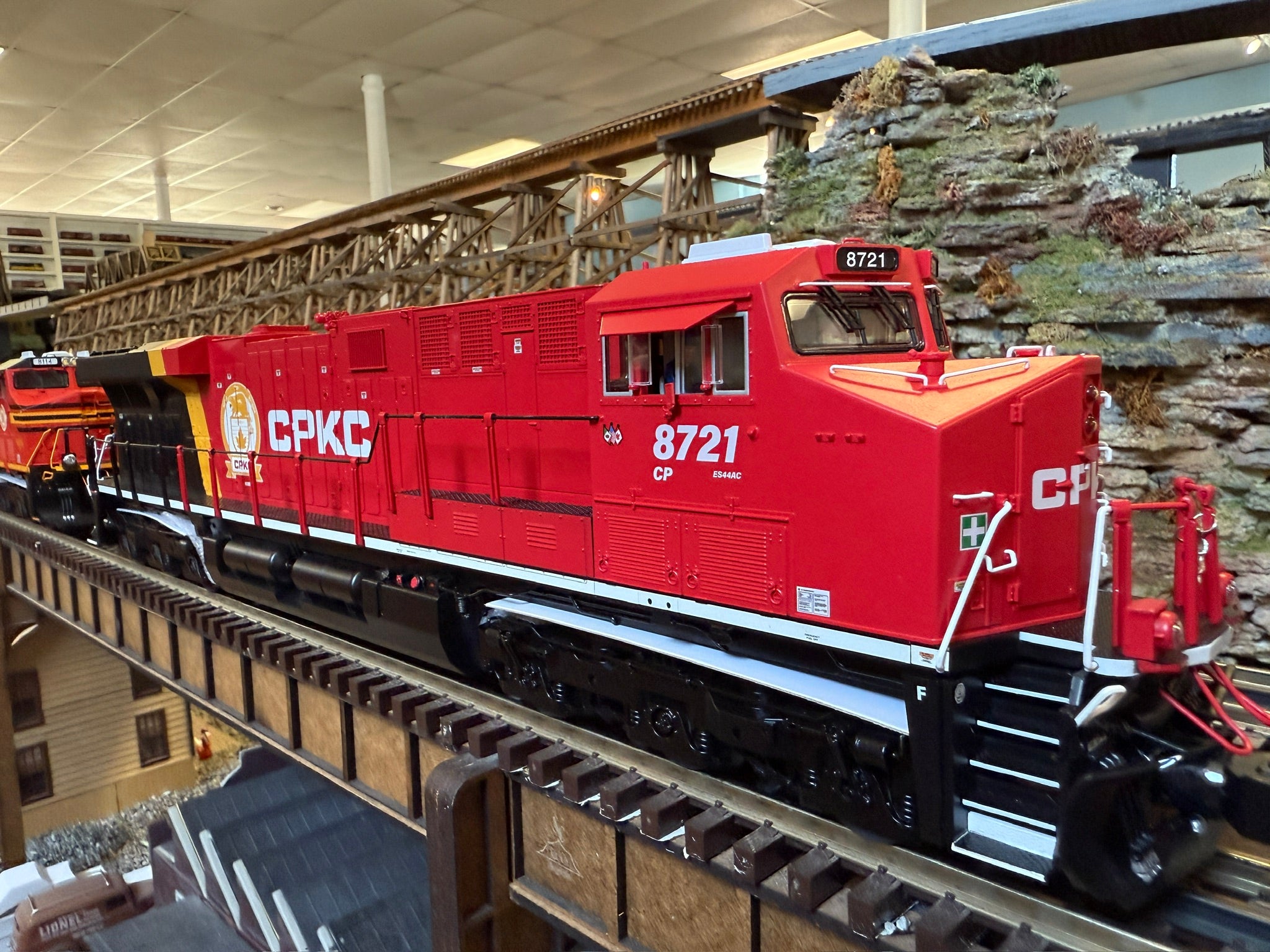 Lionel 2533652 - Legacy ES44 Diesel Locomotive "Canadian Pacific" #9375