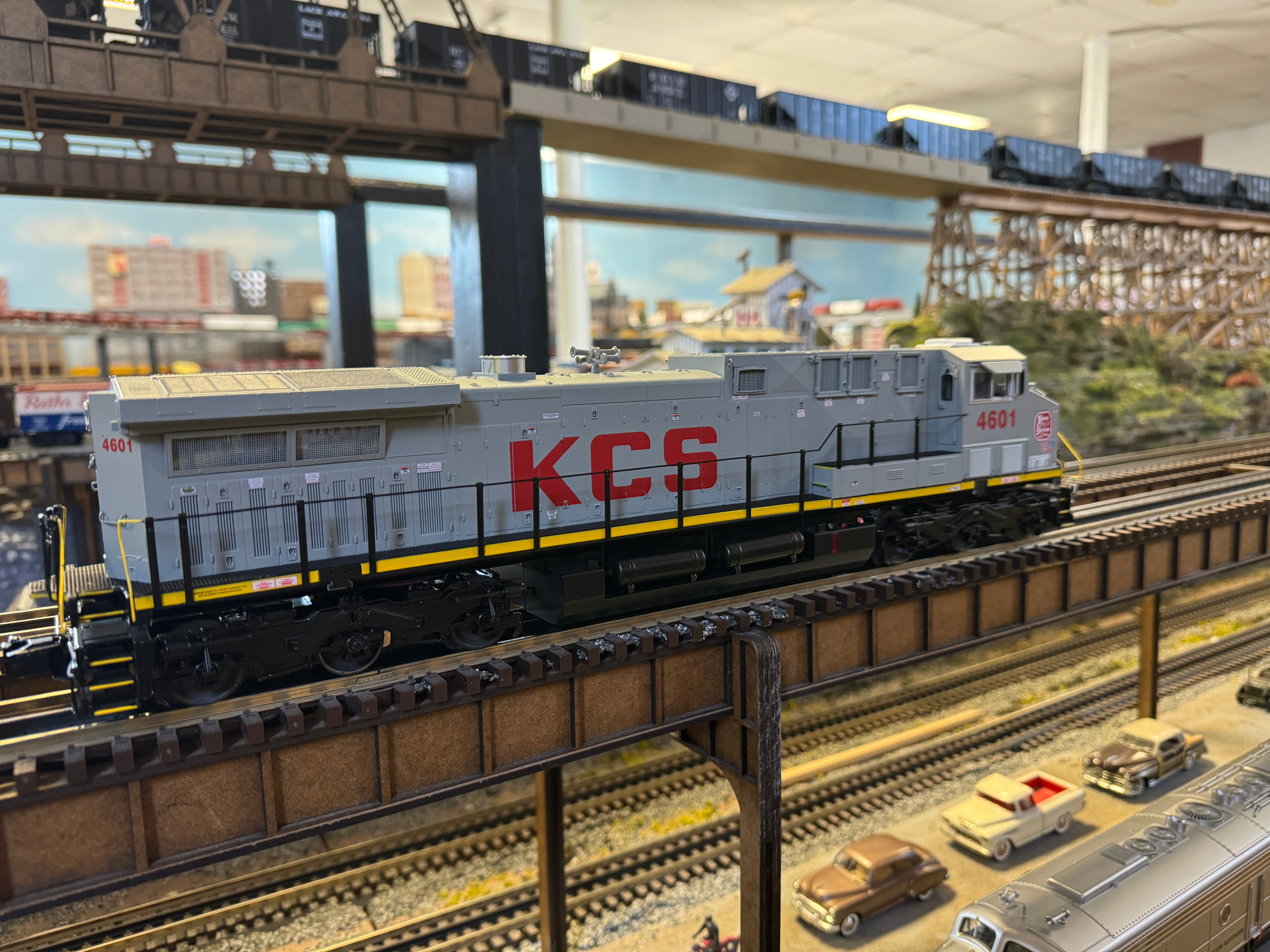 MTH 20-21737-1 - AC4400cw Diesel Engine "Kansas City Southern" #4601 w/ PS3 (Hi-Rail Wheels)