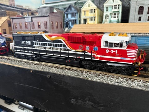 MTH 20-21956-1 - SD60E Diesel Engine "Norfolk Southern" #911 w/ PS3 (First Responders)