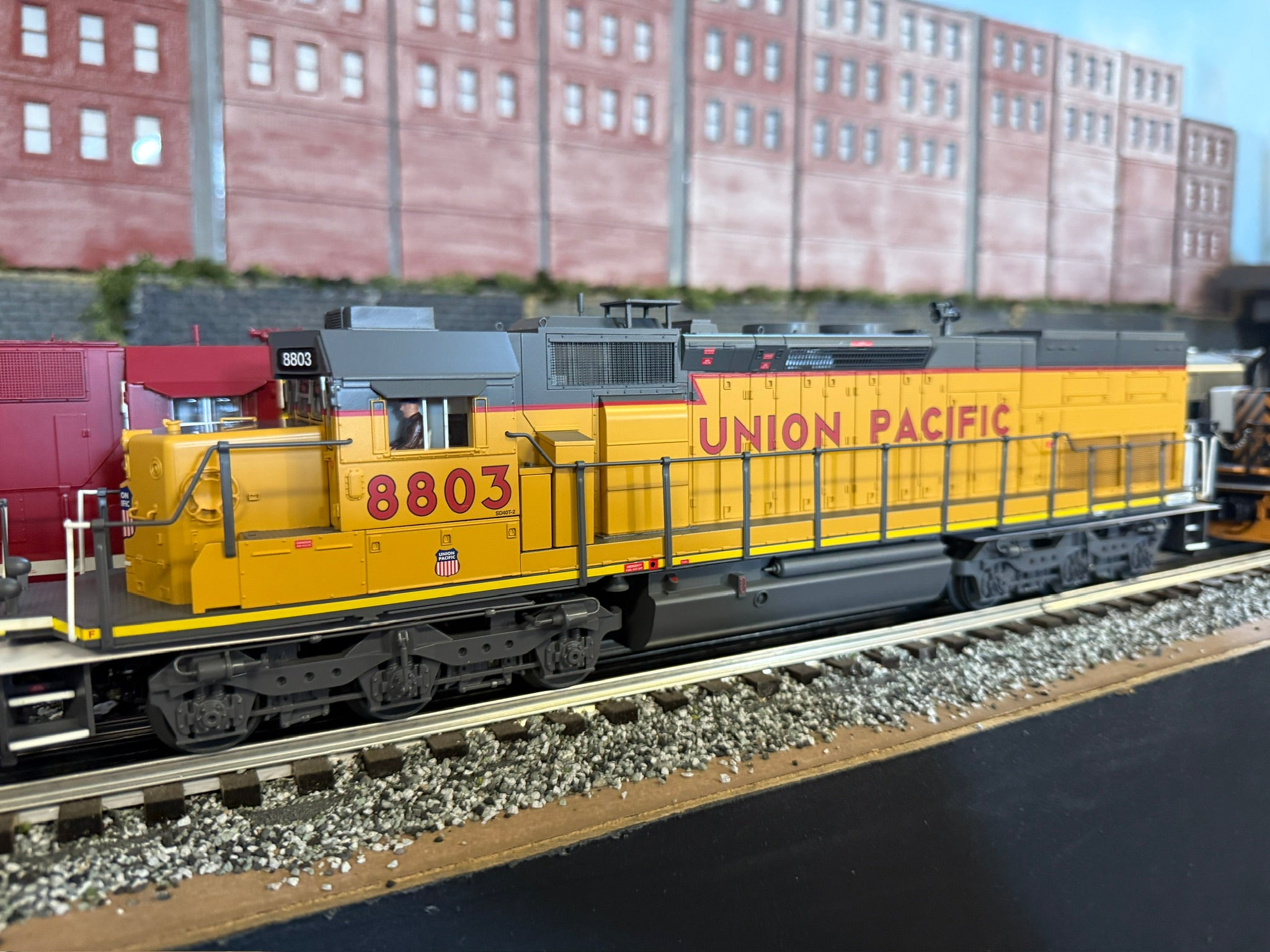 Lionel 2533852 - Legacy SD40T-2 Diesel Locomotive "Union Pacific" #8803