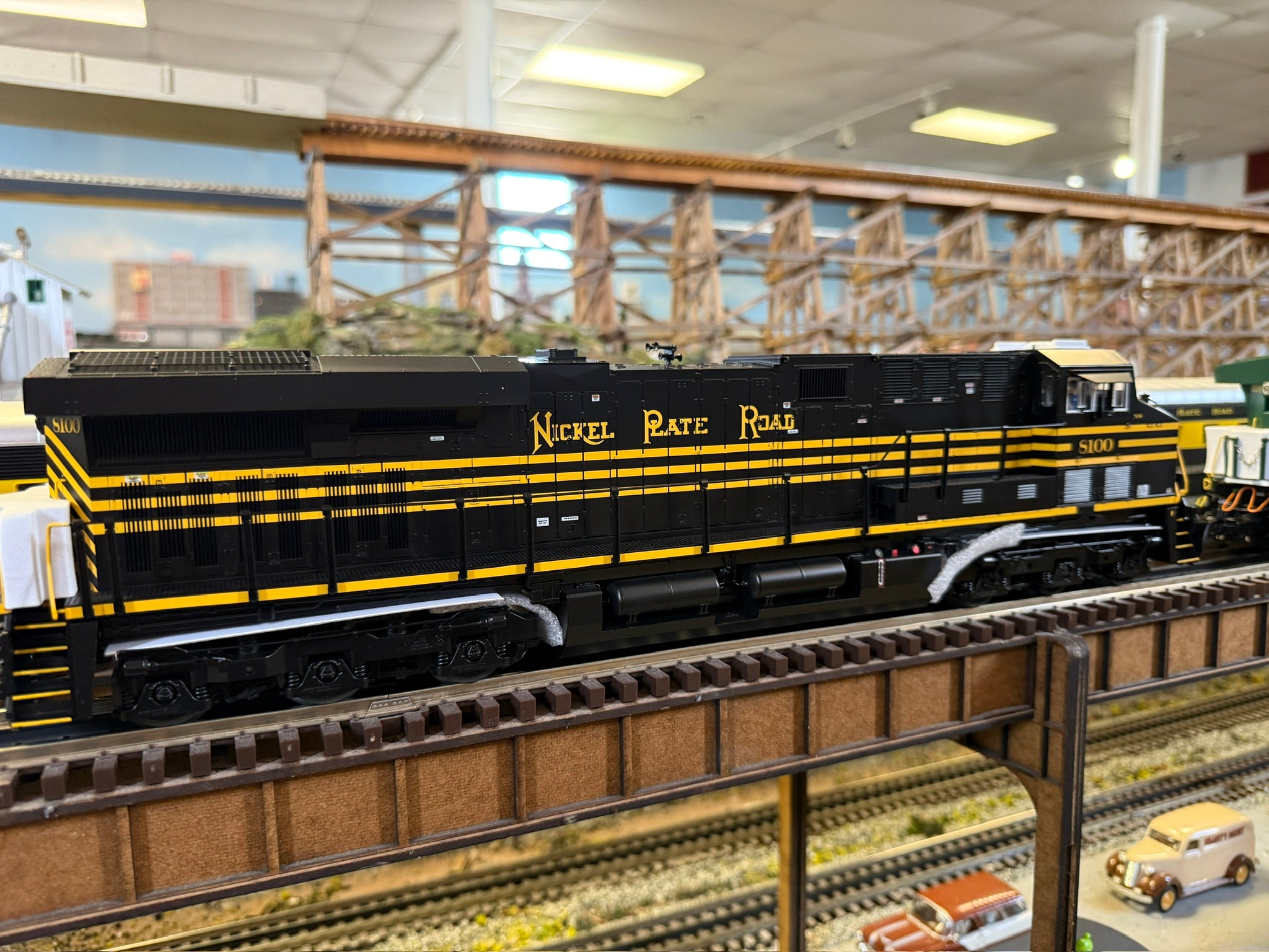 Lionel 2533611 - Legacy ES44 Diesel Locomotive "Nickel Plate Road" #8100 (Norfolk Southern)