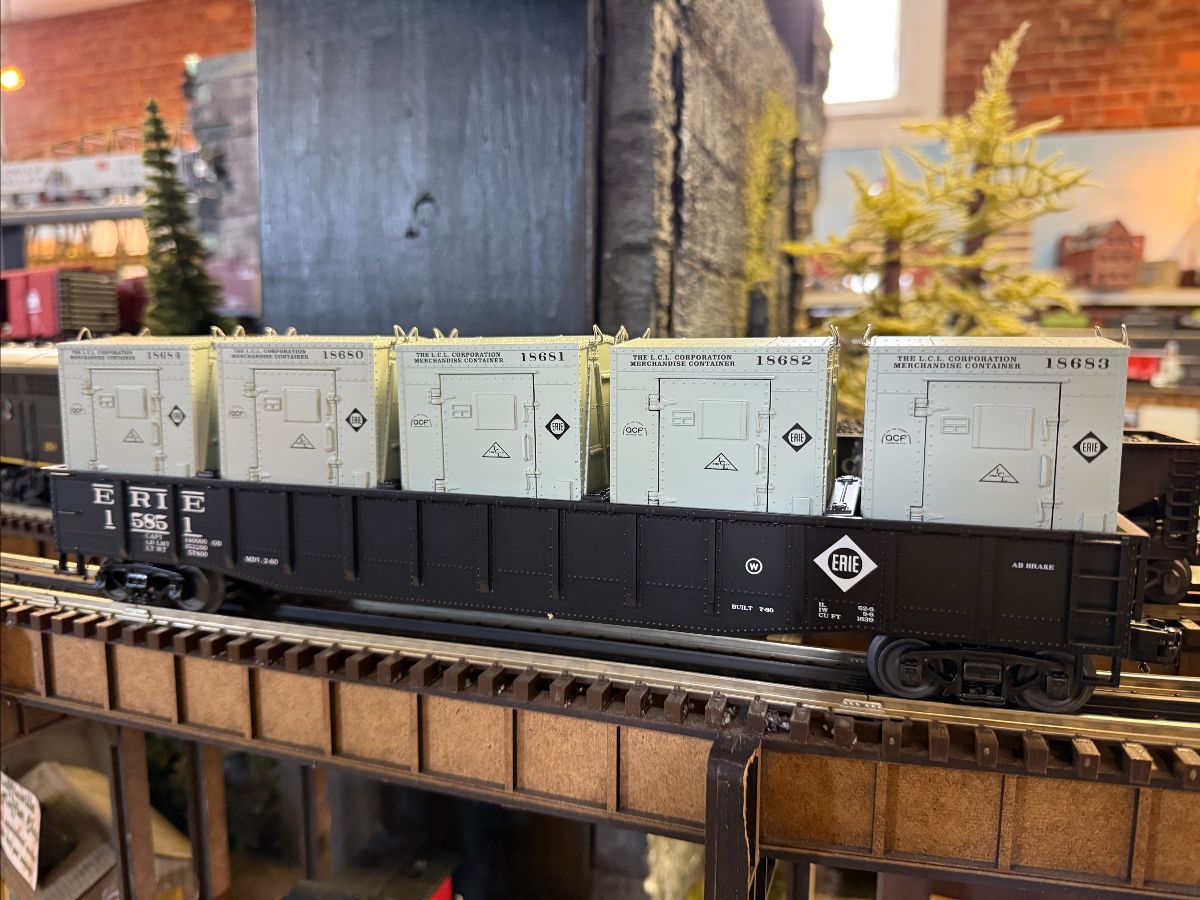 MTH 20-95676 - Gondola "Erie" w/ LCL Containers