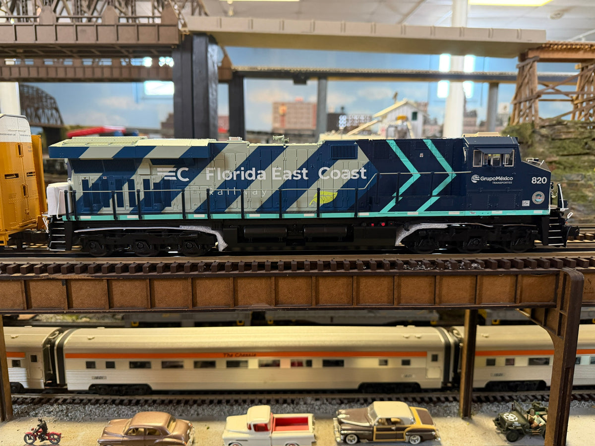 Lionel 2522070 - Legacy ES44 Autorack Set "Florida East Coast" - MrMuffin'sTrains