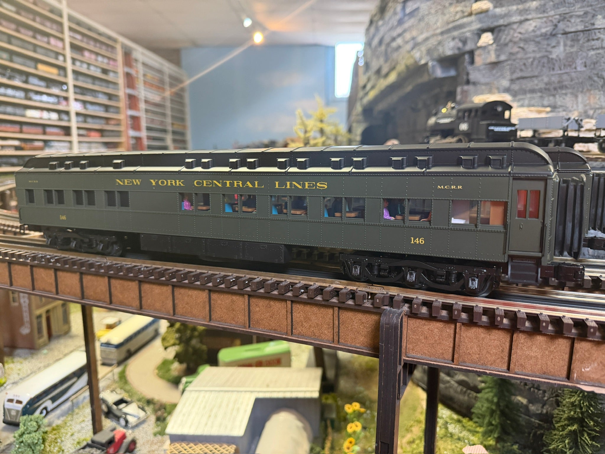 Lionel 2527620 - 18" StationSounds Diner "New York Central Lines" #146