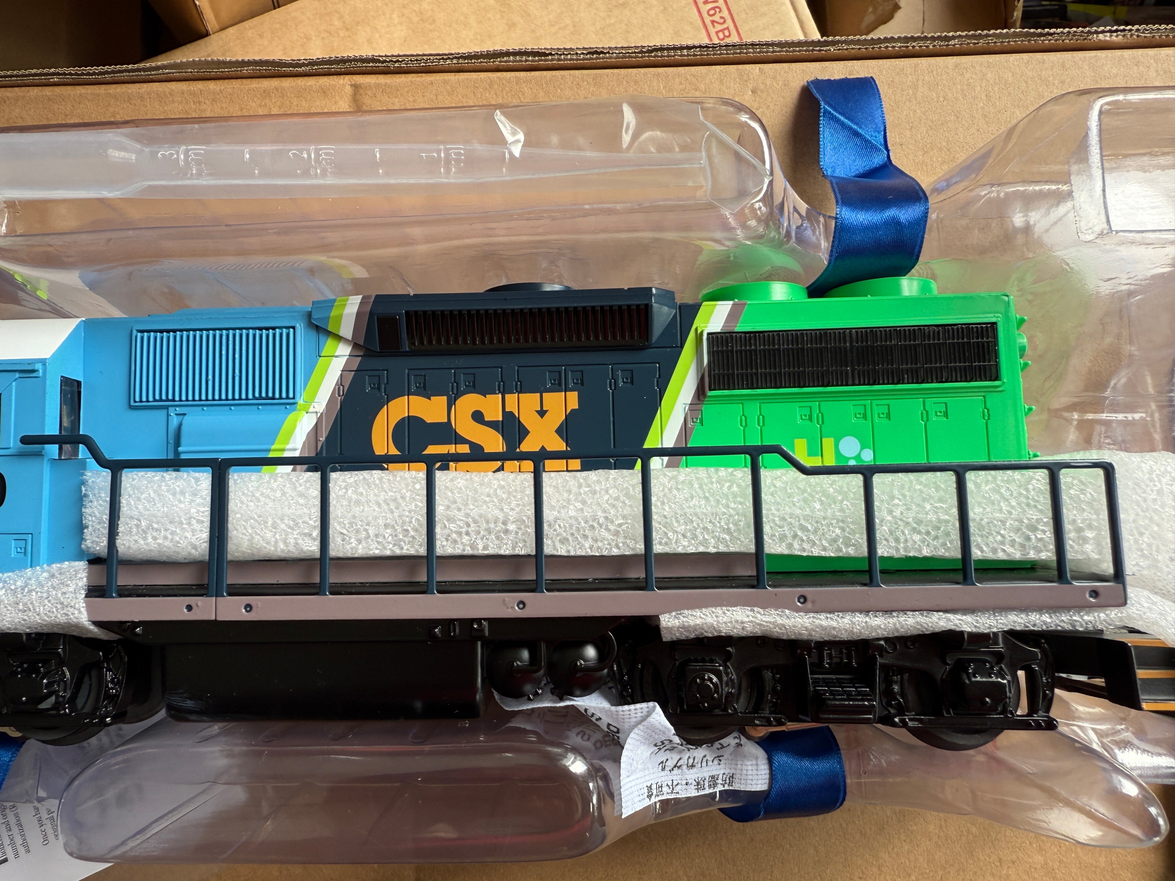Lionel 2534010 -  LionChief+ 2.0 GP38 Diesel Locomotive "CSX" #2100