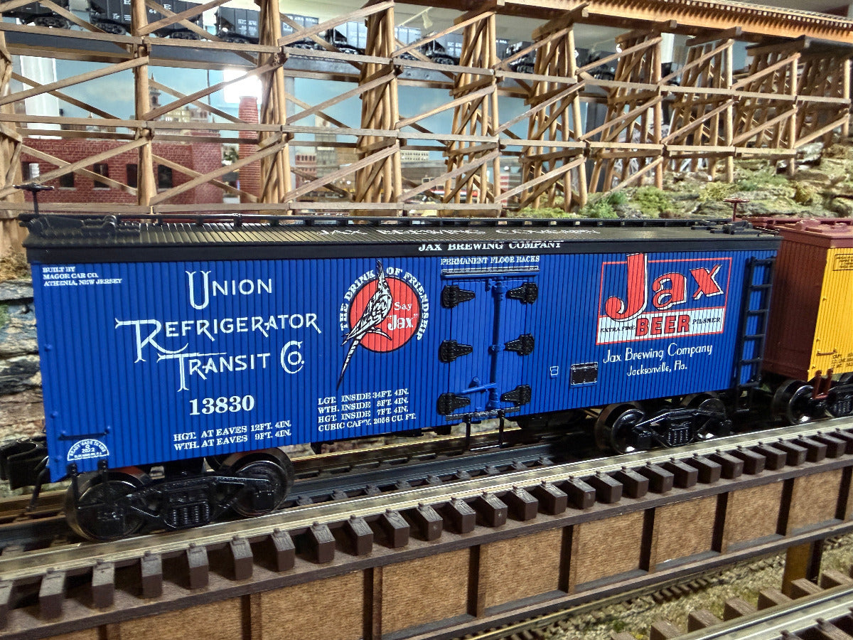 Ready Made Trains RMT-86199-93 - 36' Woodside Reefer Car "Union Refrigerator Transit Co." (Jax Beer) - MrMuffin'sTrains