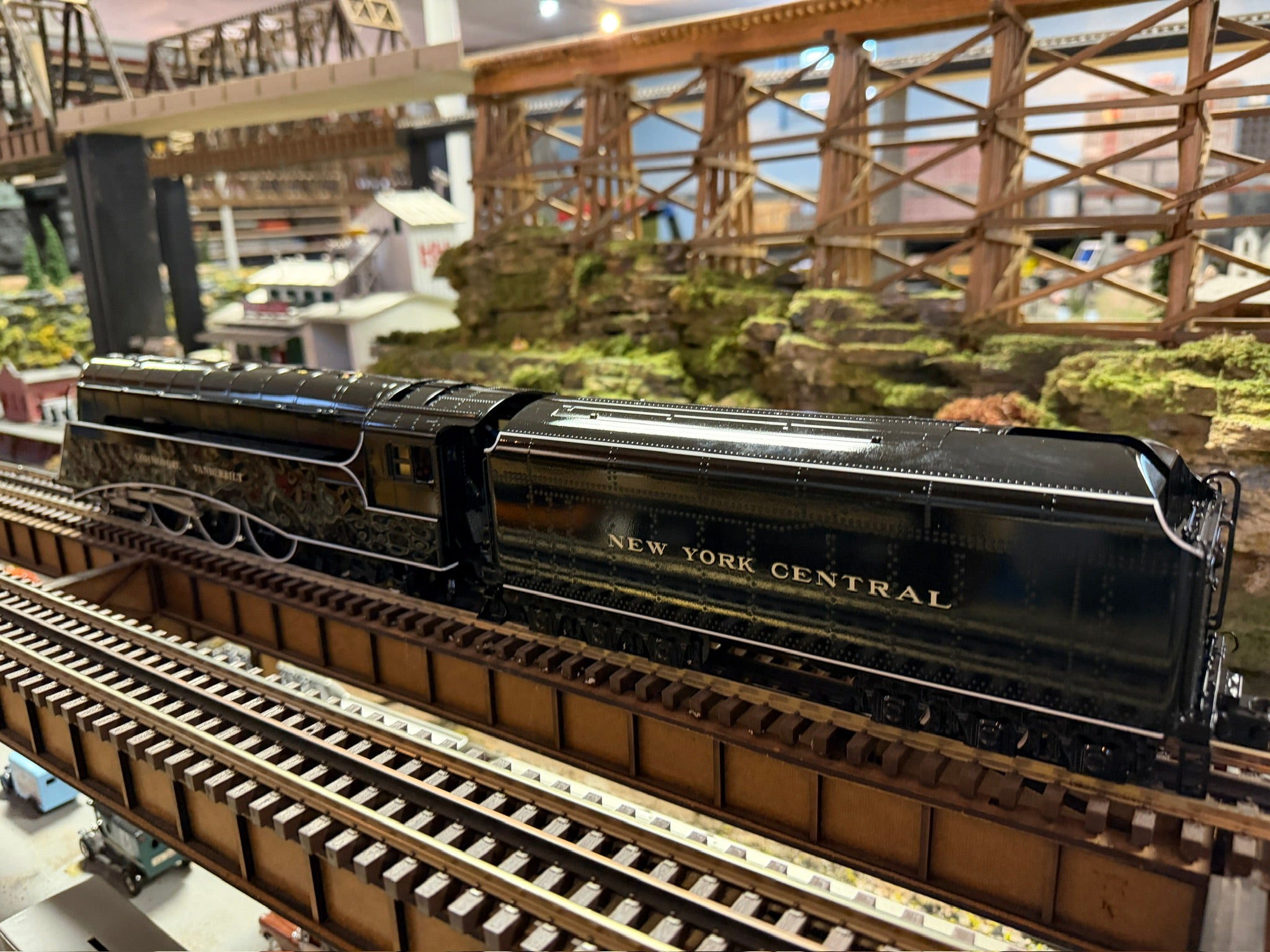 Lionel 2531870 - Vision Line Commodore Vanderbilt Hudson Steam Locomotive "New York Central" (All Black) - Custom Run for MrMuffin'sTrains - MrMuffin'sTrains