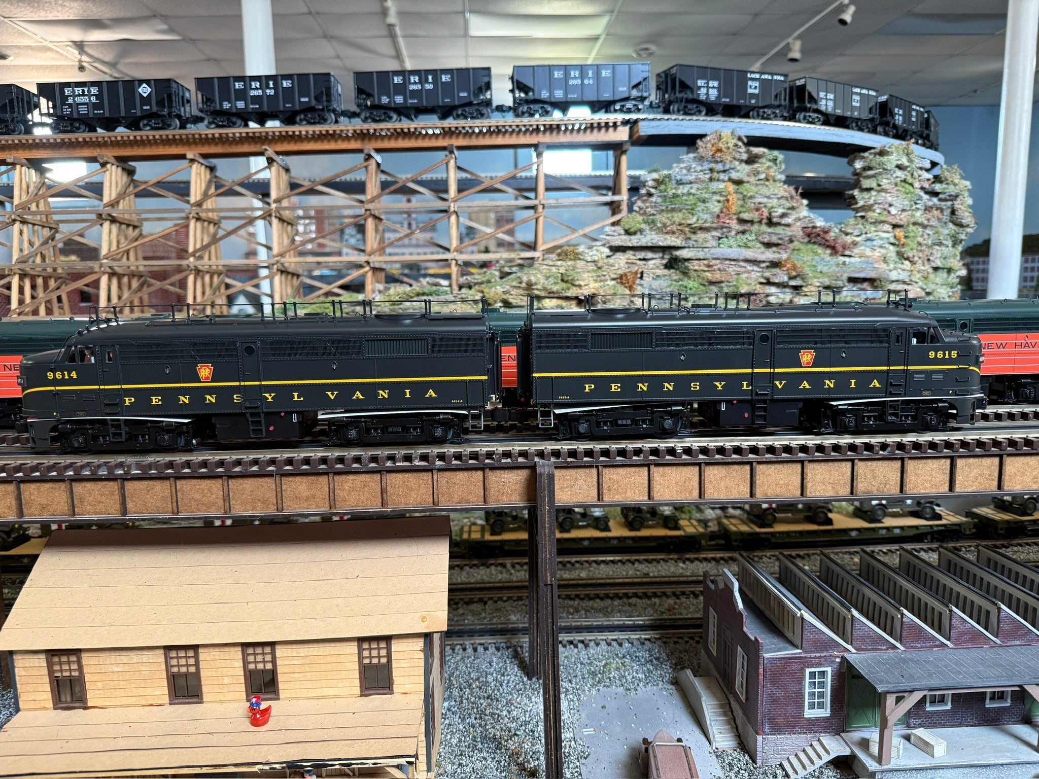 Lionel 2533910 - Legacy FA-2 AA Diesel Set "Pennsylvania" #9614/9615