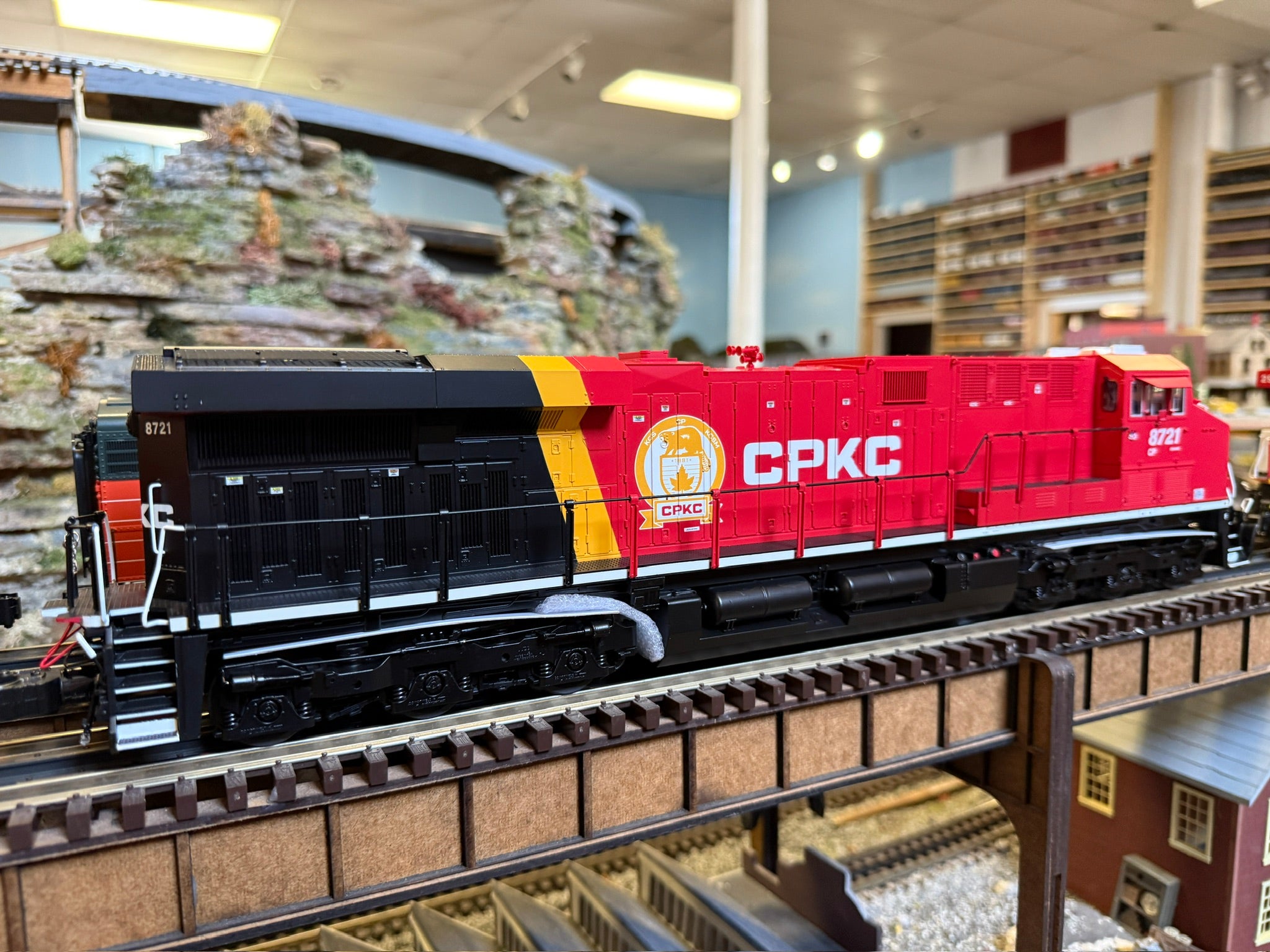 Lionel 2533652 - Legacy ES44 Diesel Locomotive "Canadian Pacific" #9375