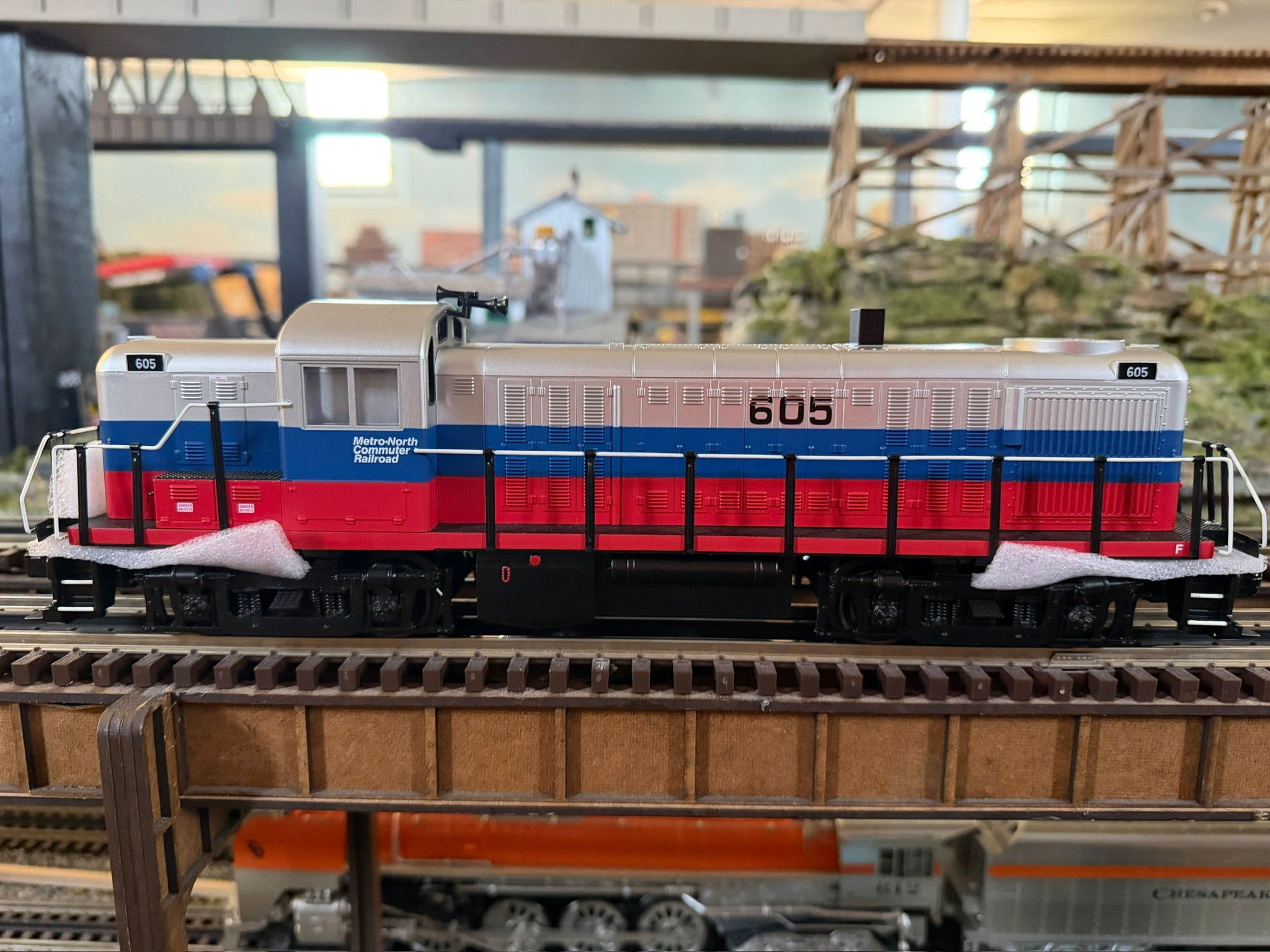 MTH 30-21193-1 - RS-3 Diesel Engine "Metro North" #605 w/ PS3