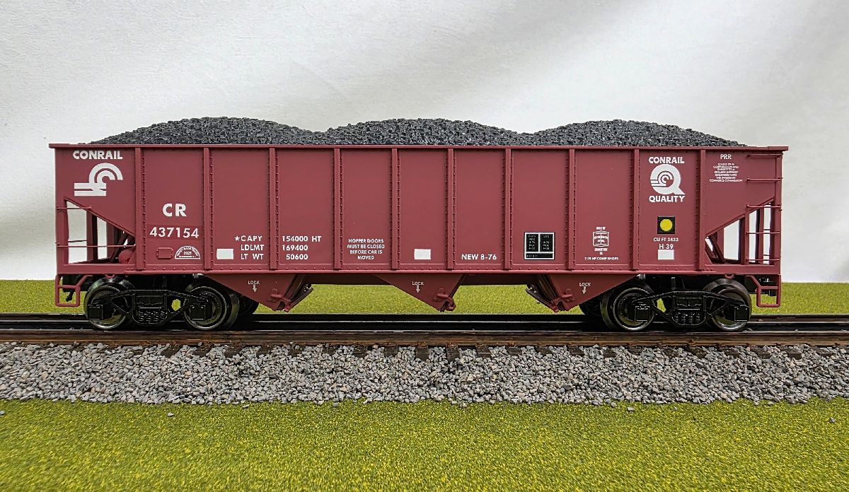 Ready Made Trains RMT-66205 - 70 Ton 3-Bay Coal Hopper Car "Conrail" w/ Load