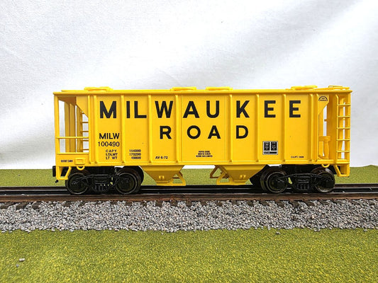 Ready Made Trains RMT-86316 - 2-Bay Covered Hopper Car "Milwaukee Road"