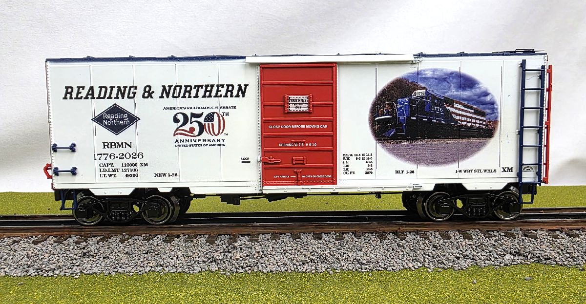 Ready Made Trains RMT-96412-1776 - 40" PS-1 Boxcar "Reading & Northern" #1776-2026