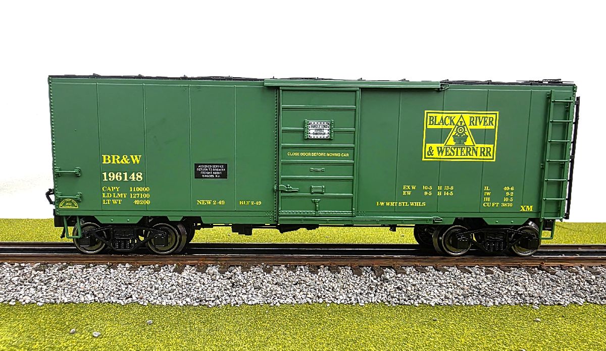 Ready Made Trains RMT-96499-11 - 40' PS-1 Boxcar "Black River & Western"