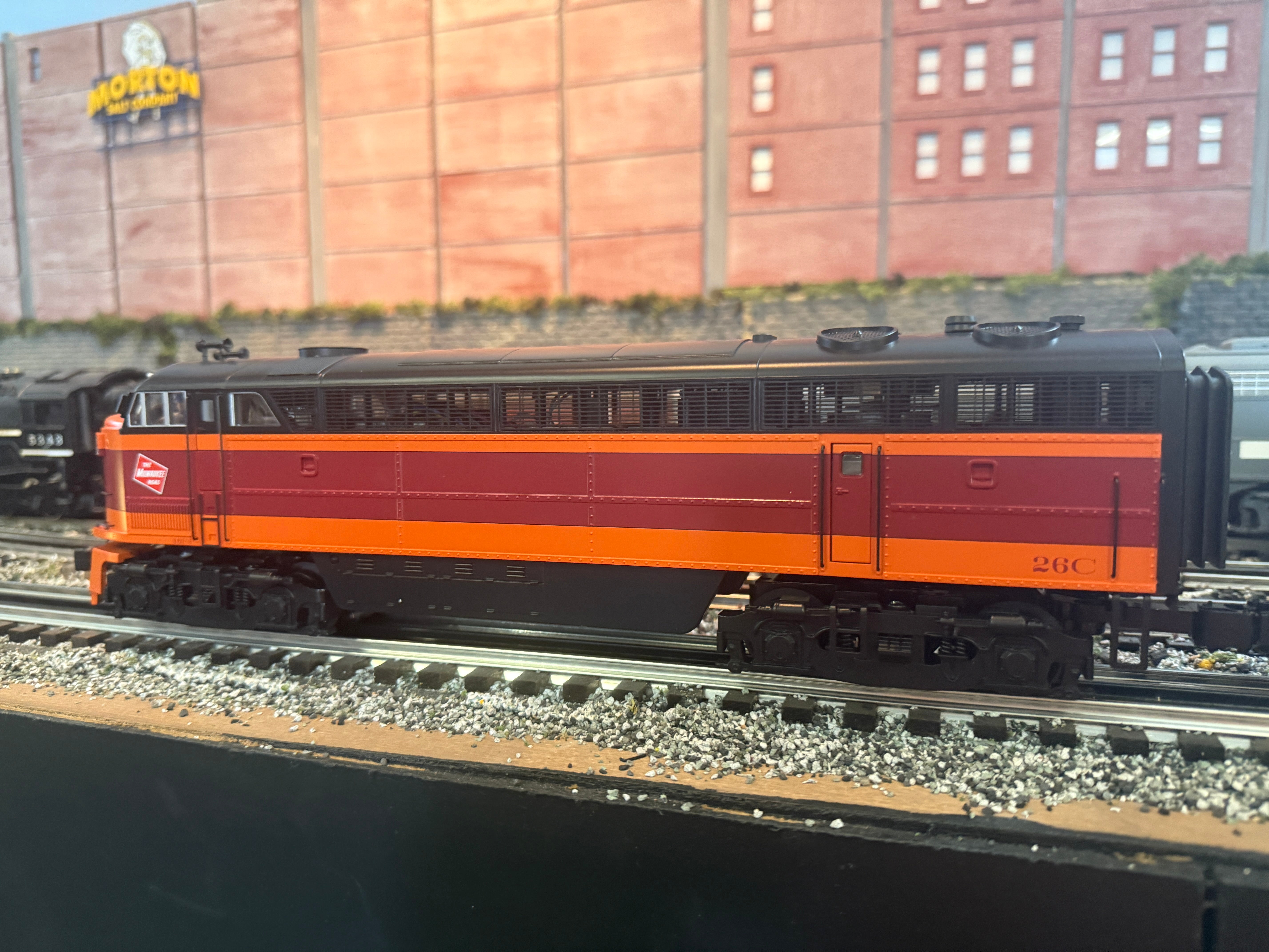Lionel 2533232 - Legacy C Liner Diesel Locomotive "Milwaukee Road" #26C
