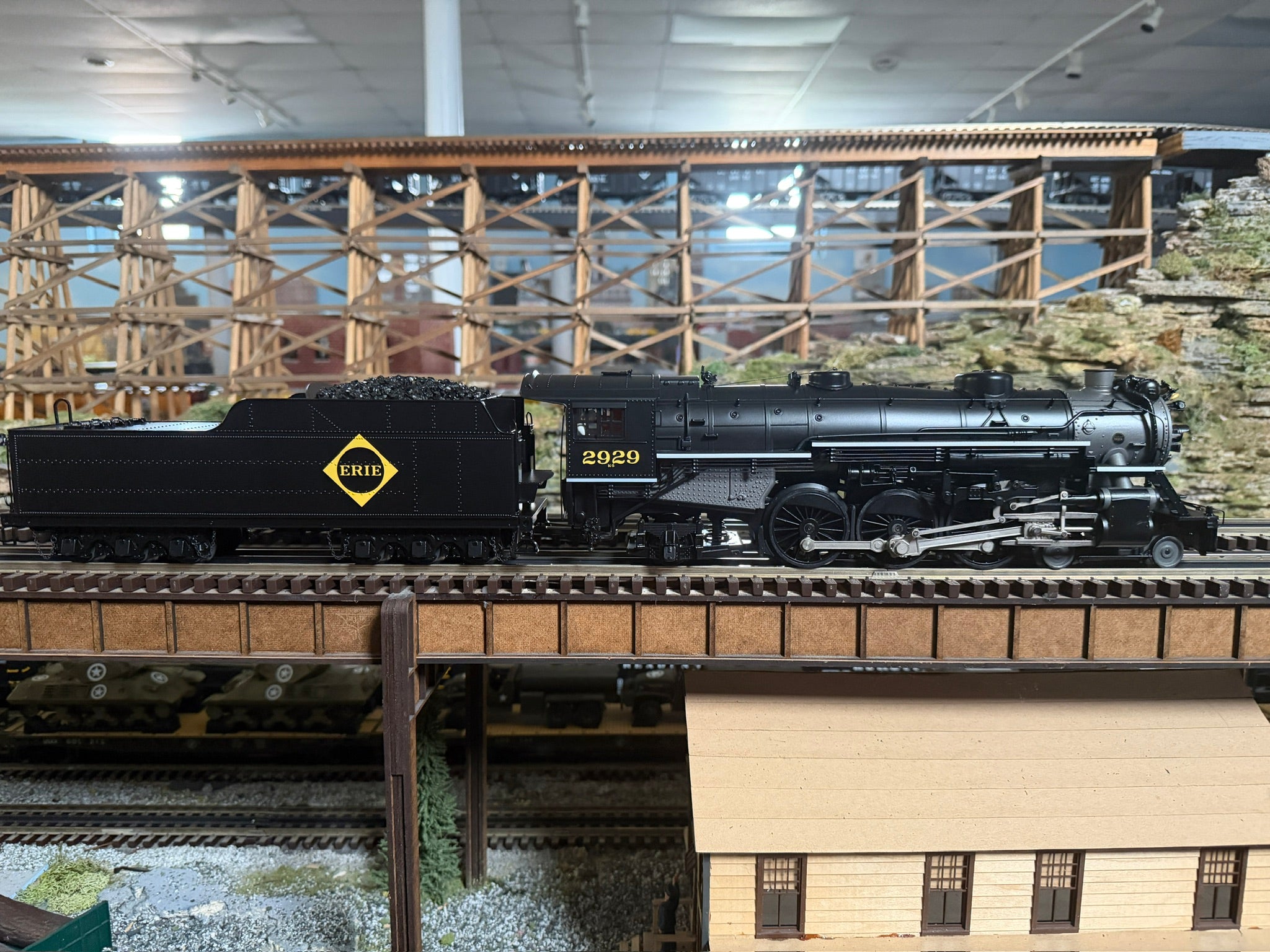 MTH 20-3983-1 - 4-6-2 USRA Heavy Pacific Steam Engine "Erie" #2929 w/ PS3 - Custom Run for MrMuffin'sTrains